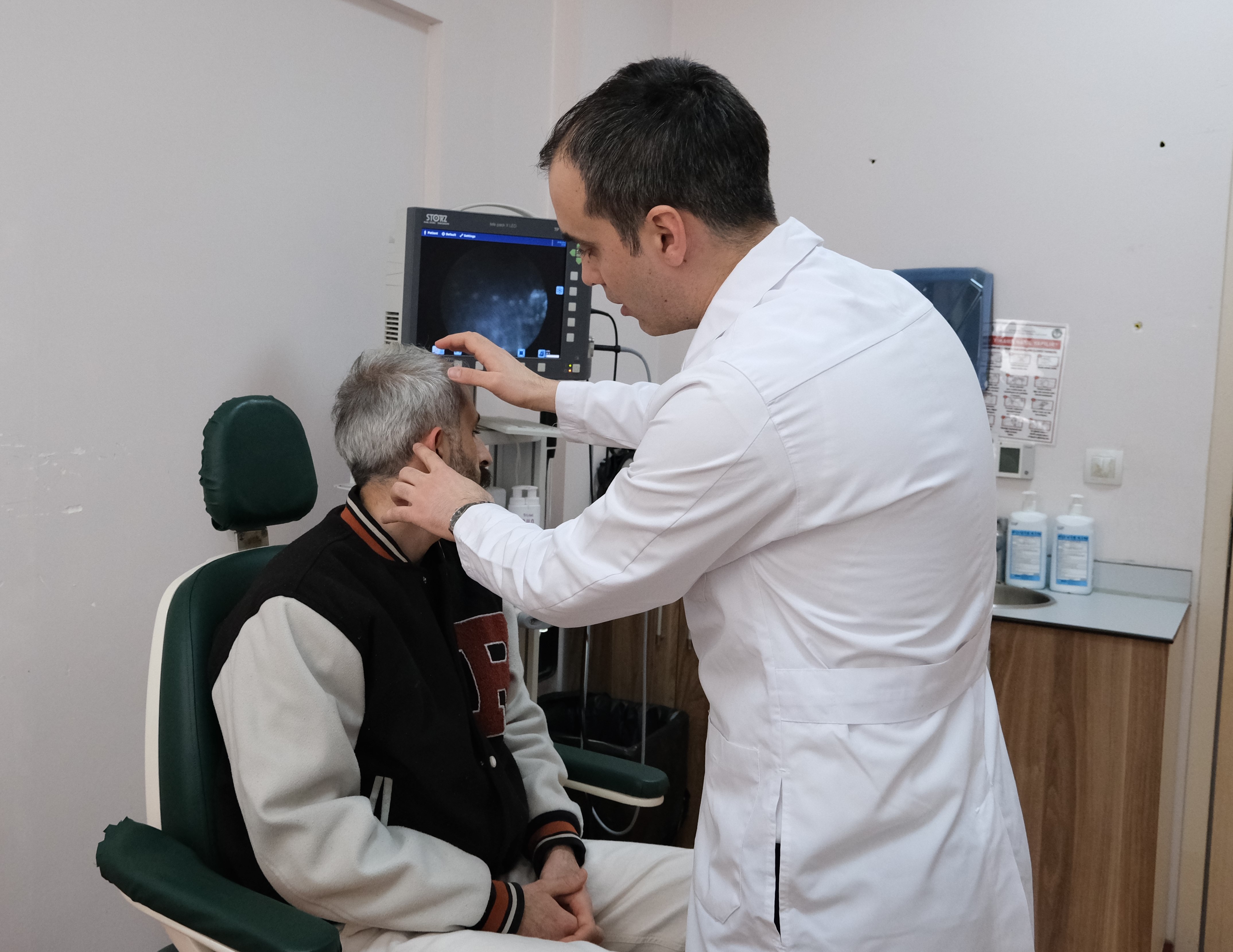 Balıkesir’de İlk: BAÜN Hastanesinden BAHA (kemiğe implante işitme cihazı) Ameliyatı 3