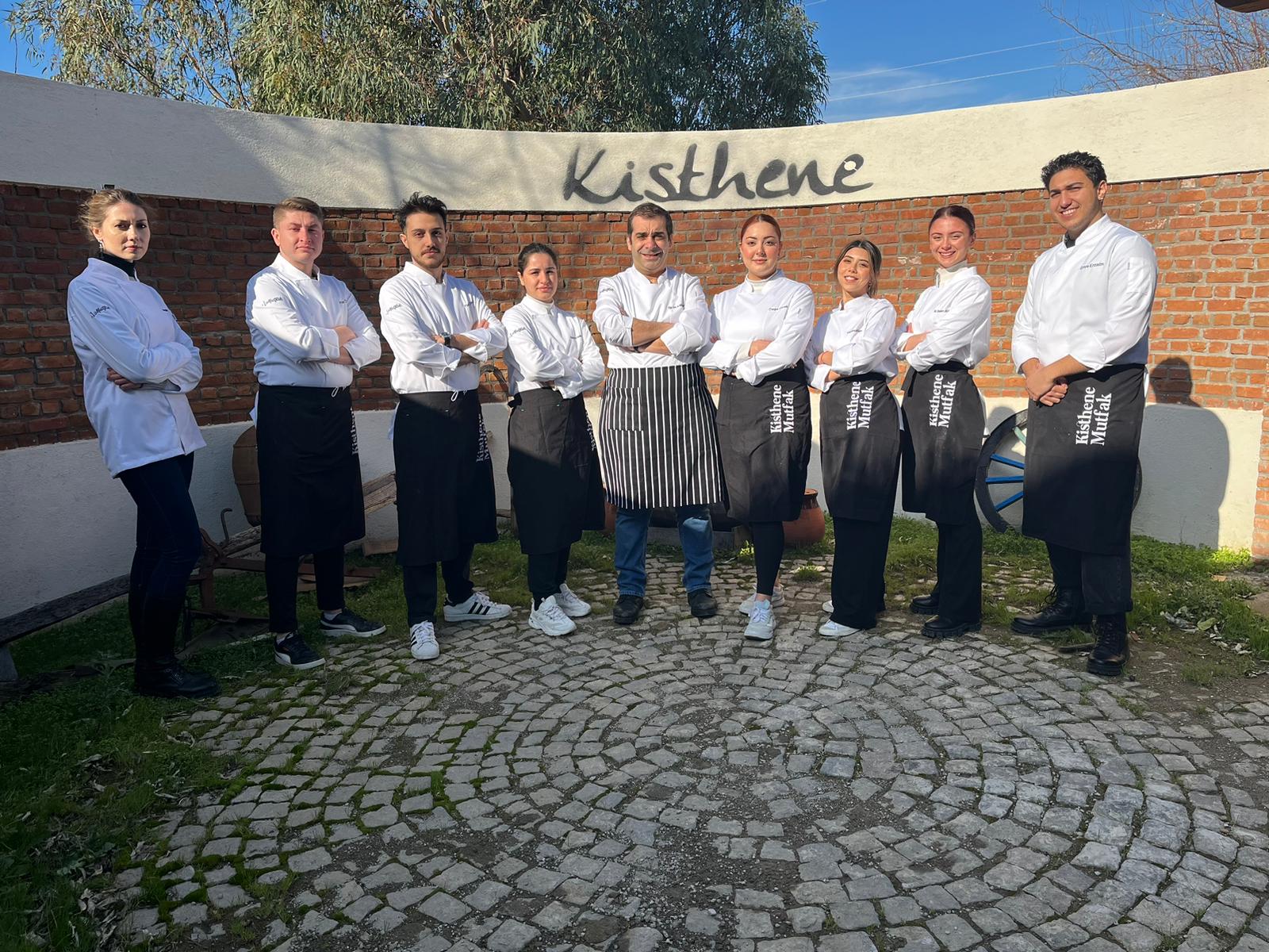 Balıkesir'de Down Sendromlu Gençler Mutfağa Girdi ve Yemek Yaptı 8