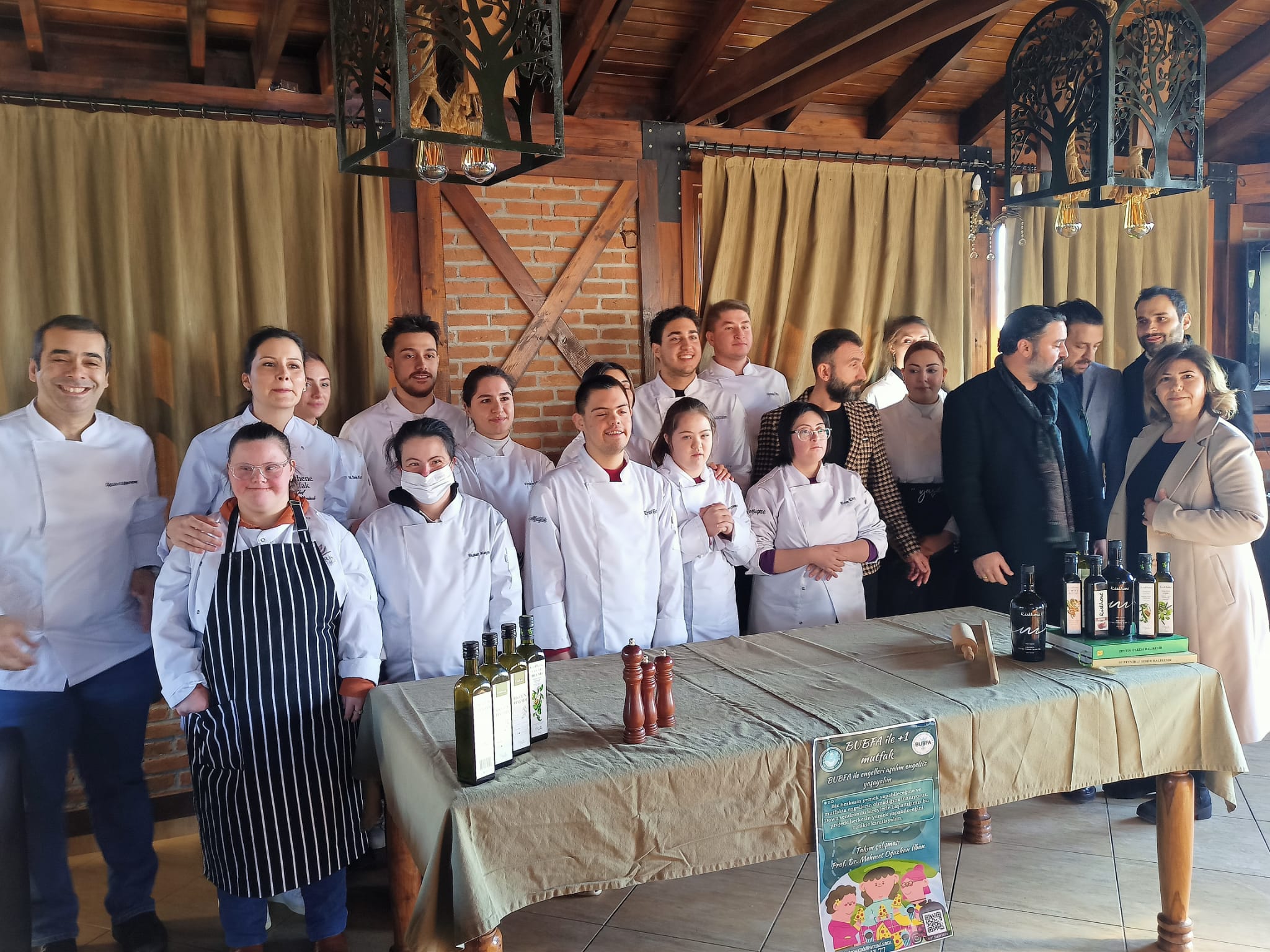 Balıkesir'de Down Sendromlu Gençler Mutfağa Girdi ve Yemek Yaptı 7