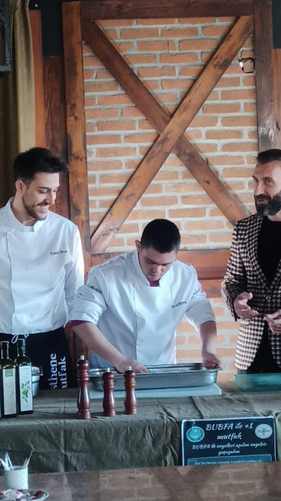Balıkesir'de Down Sendromlu Gençler Mutfağa Girdi ve Yemek Yaptı 2