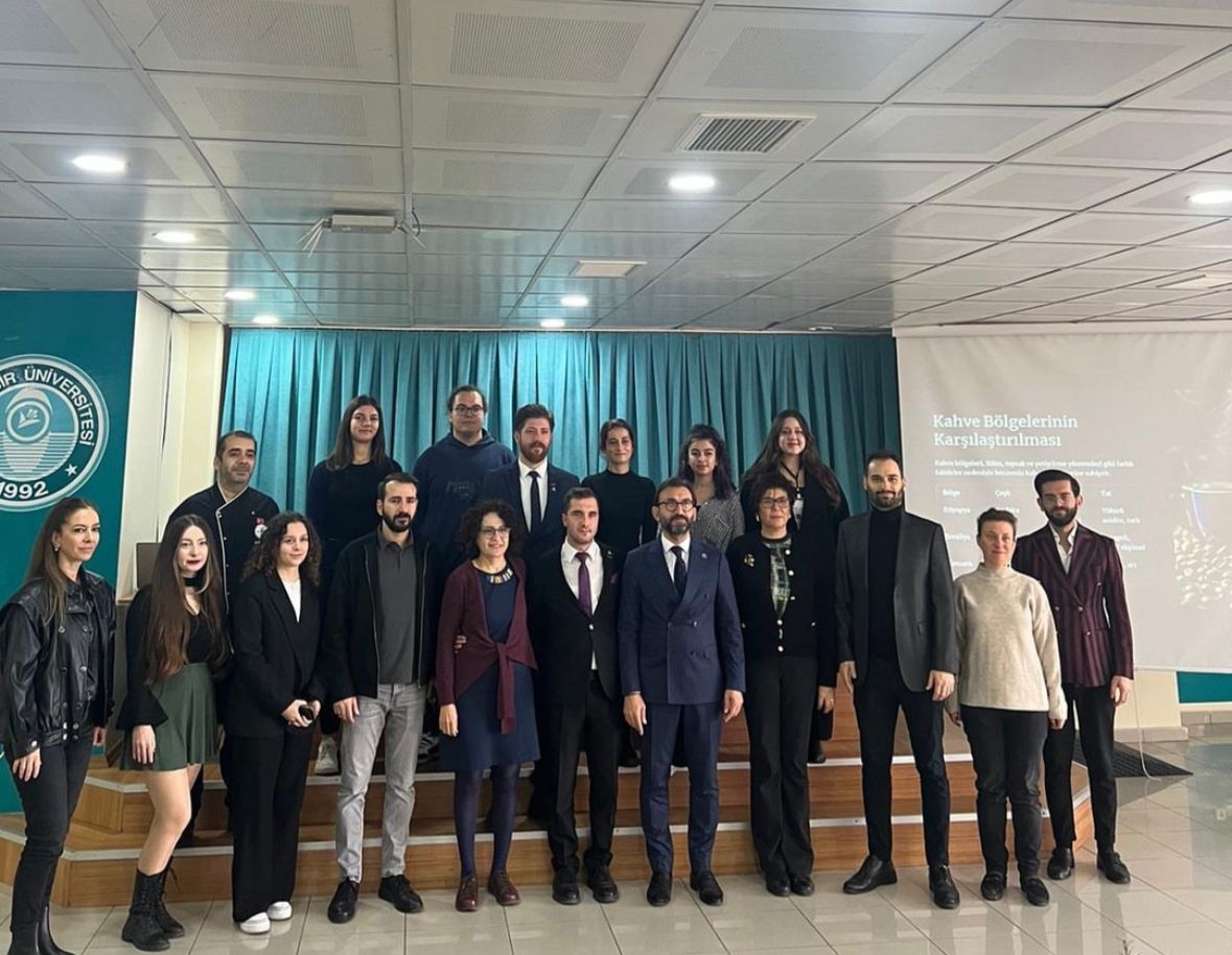 Burhaniye Uygulamalı Bilimler Fakültesi'nde Kariyer Günleri ve Kahve Demleme Workshop'u Yapıldı