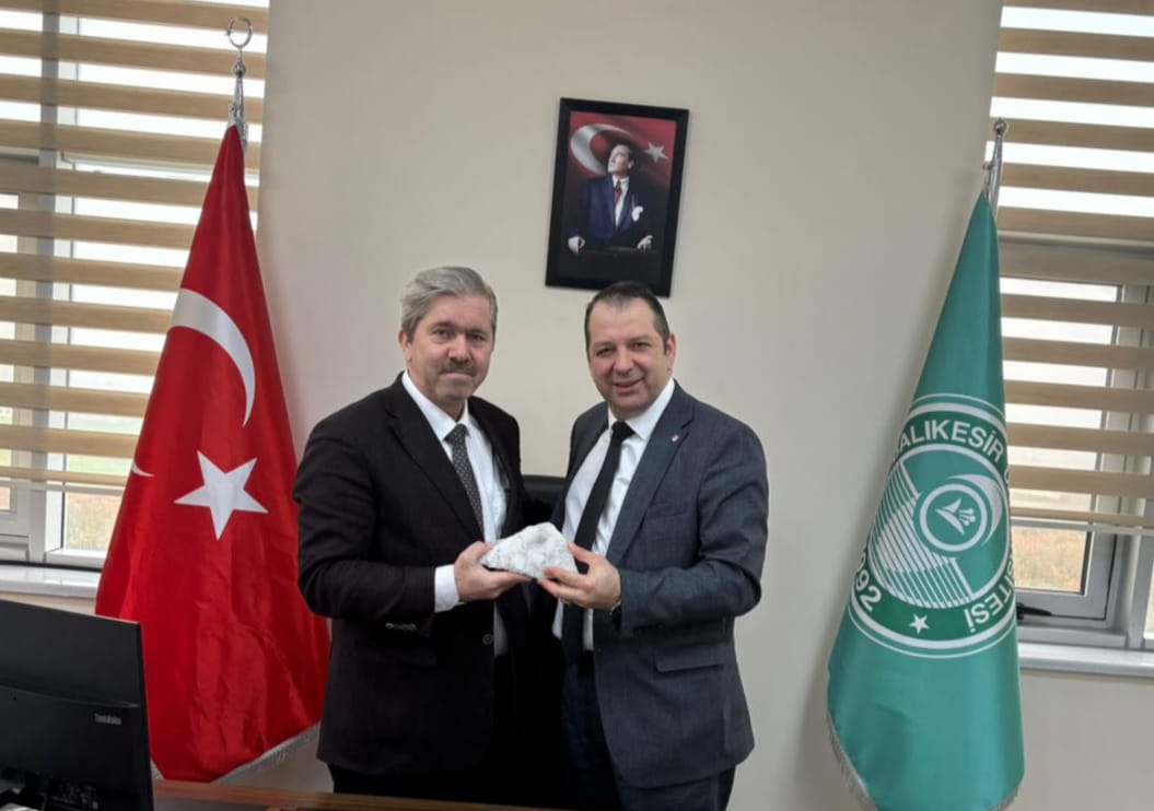 MTA Genel Müdürlüğü Balıkesir Bölge Müdürü Sayın Özgür Özgüç fakültemizi ziyaret etti.  3