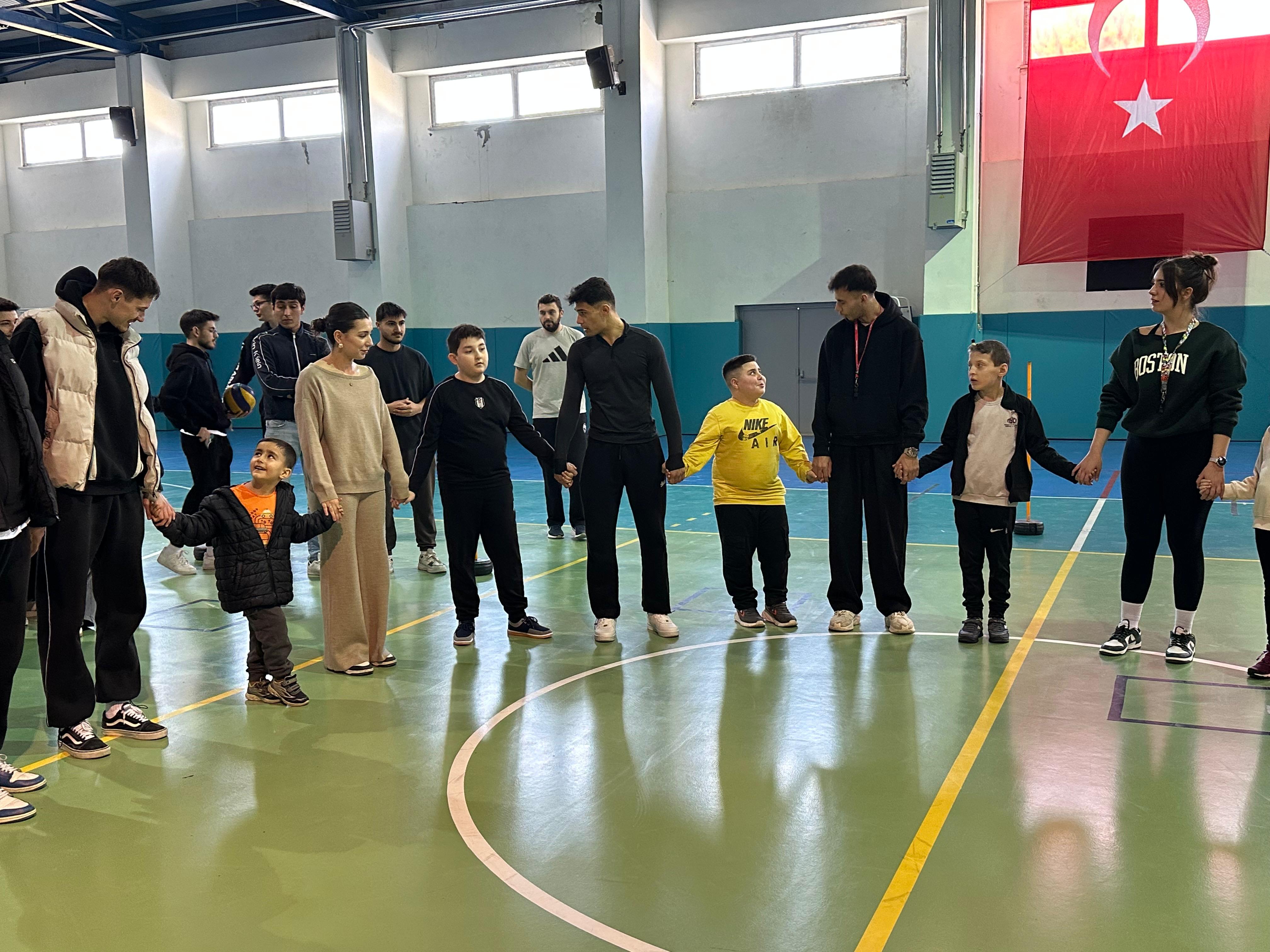 “Sporla Gülümsüyoruz-Güçlü Bedenler, Mutlu Yüzler” Projesi İlk Dersini yaptı. 8