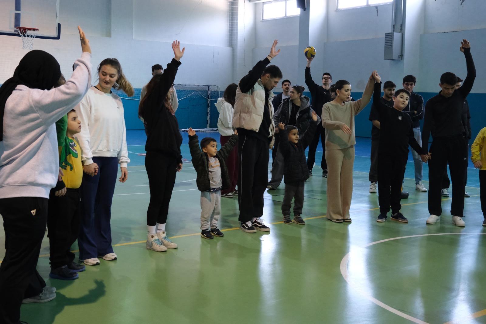 "Sporla Gülümsüyoruz – Güçlü Bedenler, Mutlu Yüzler” sloganıyla bir araya geldik.  7