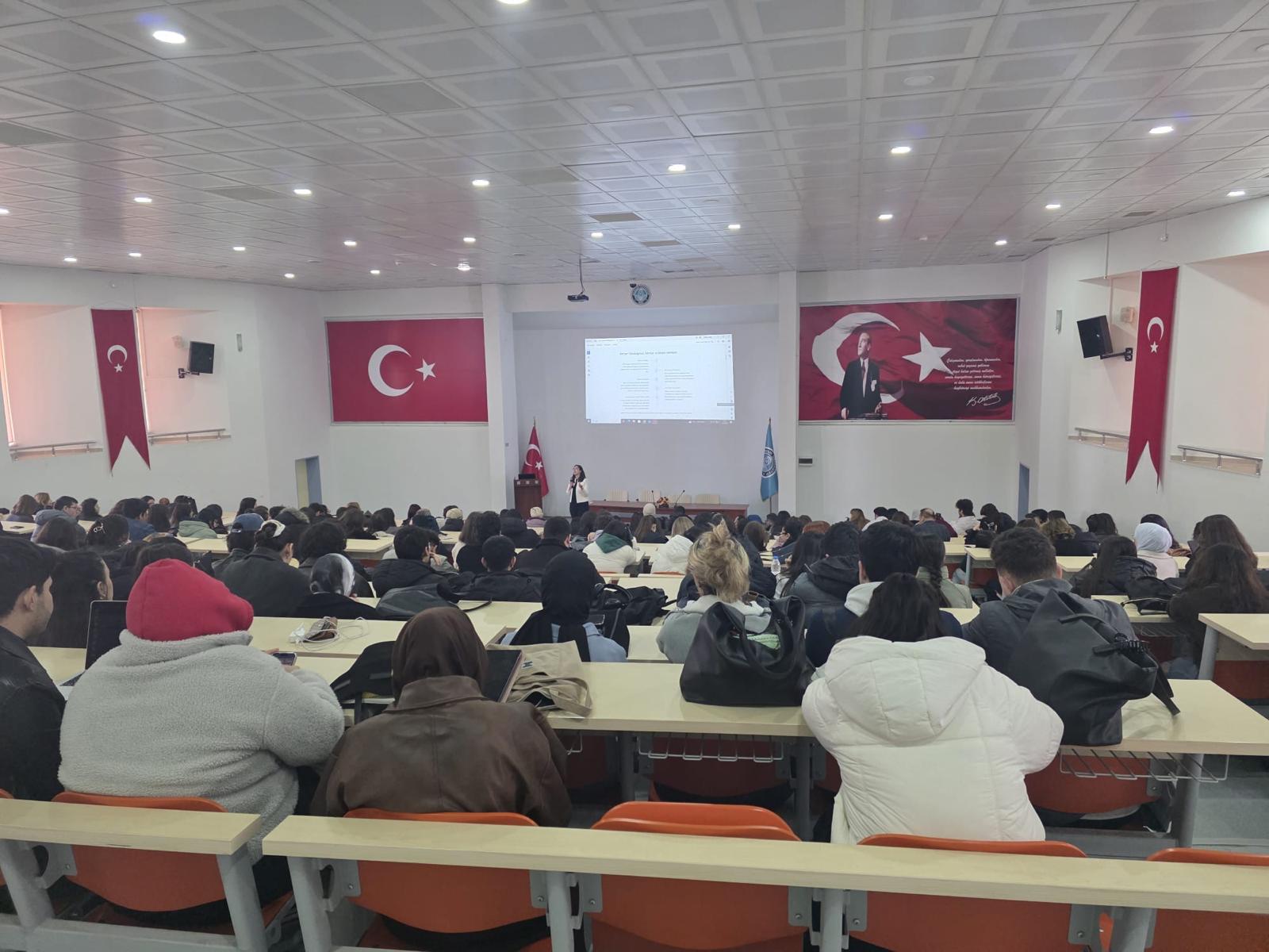 Kariyer Merkezleri: Geleceğe Yön Veren Köprüler Semineri-Fen Edebiyat Fakültesi 4