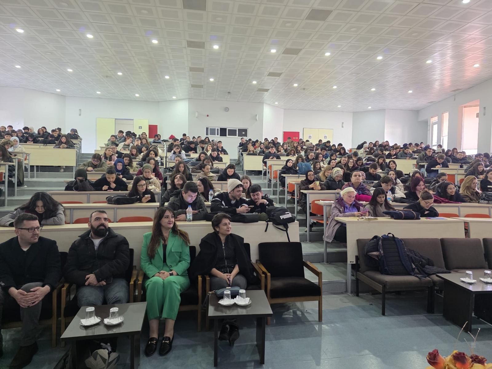Kariyer Merkezleri: Geleceğe Yön Veren Köprüler Semineri-Fen Edebiyat Fakültesi 1