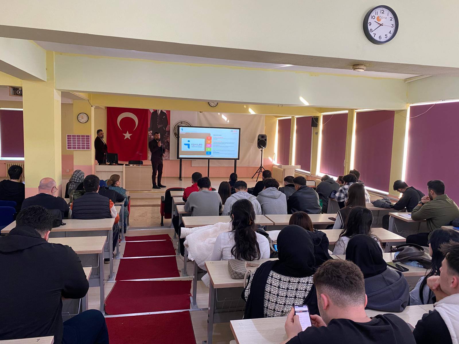 Seminar on CV Preparation, Interview, and Job Search Skills Held at Edremit Vocational School 3