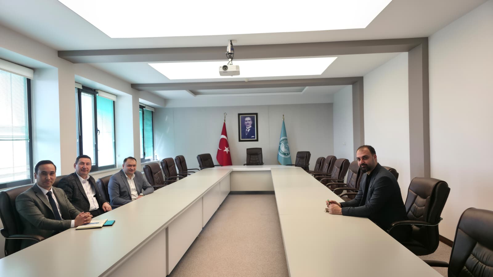 Özbekistan Rönesans Eğitim Üniversitesi Heyeti ile Tömer Müdürü Dr. Nazmi Şen Toplantıda Bir Araya Geldi 1