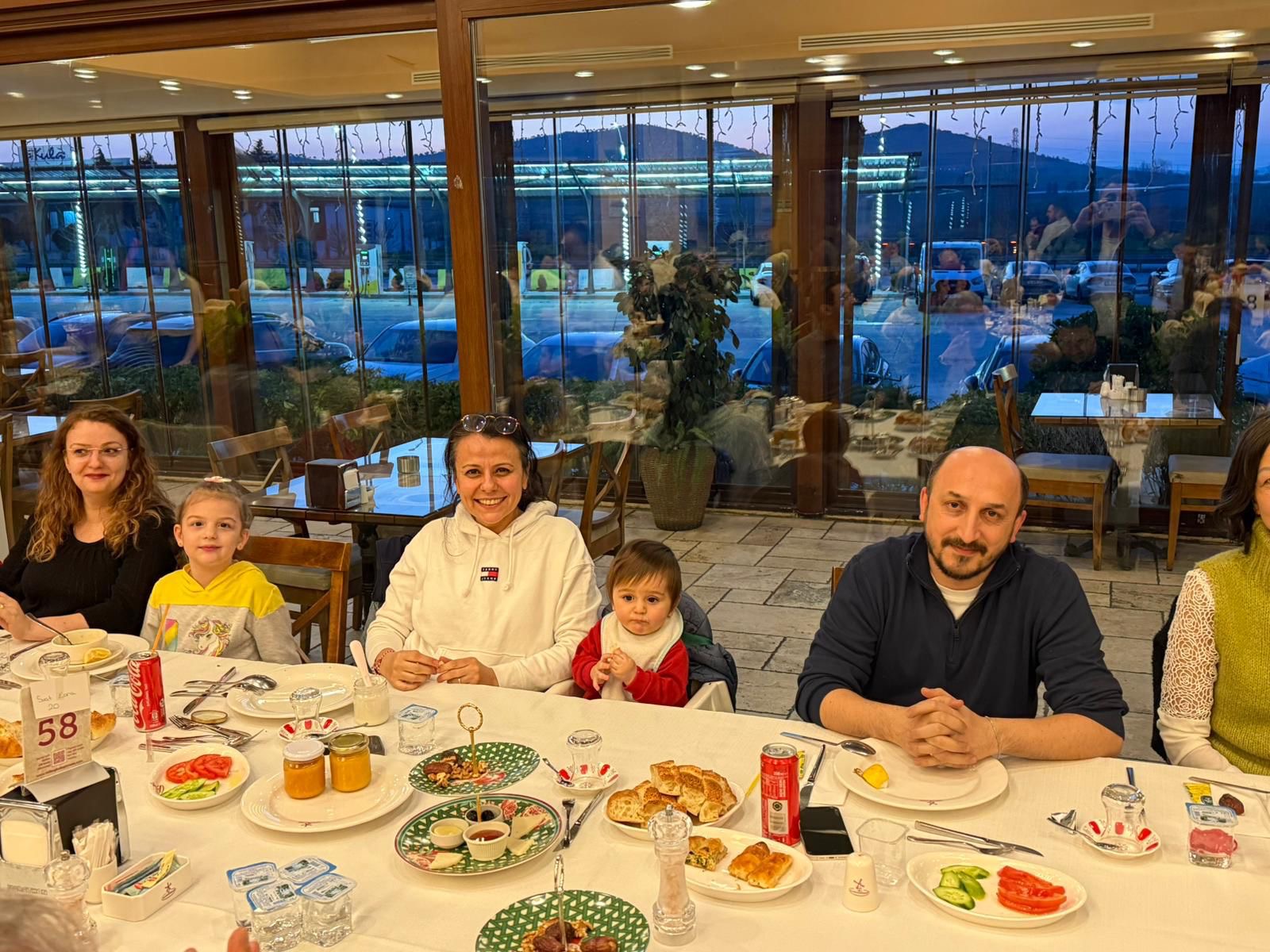  Fakültemiz Dekanlığının Organize Ettiği İftar Yemeğinde İİBF Ailesi Bir Araya Geldi 5