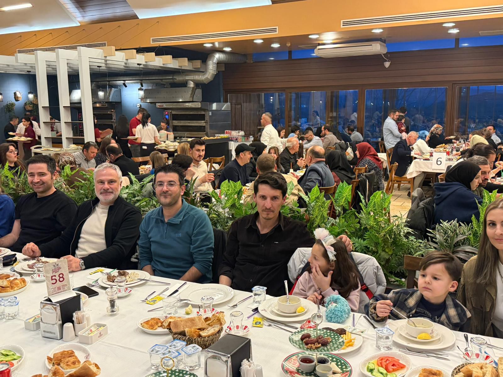  Fakültemiz Dekanlığının Organize Ettiği İftar Yemeğinde İİBF Ailesi Bir Araya Geldi 7