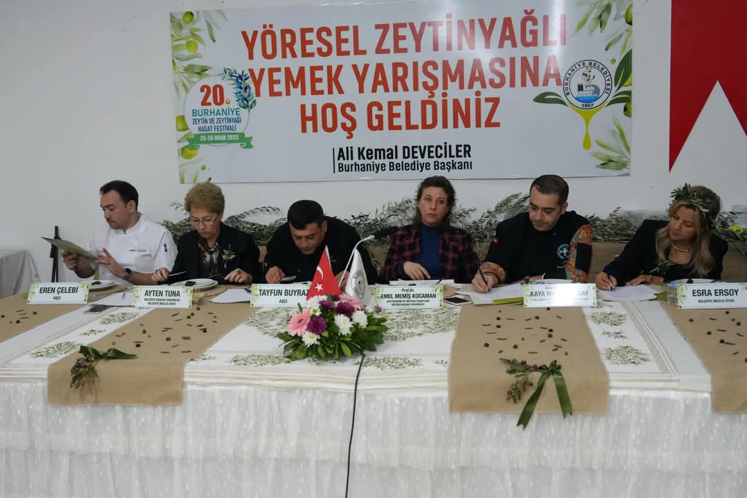 Burhaniye'de Zeytinyağlı Yemekler Yarıştı! 5