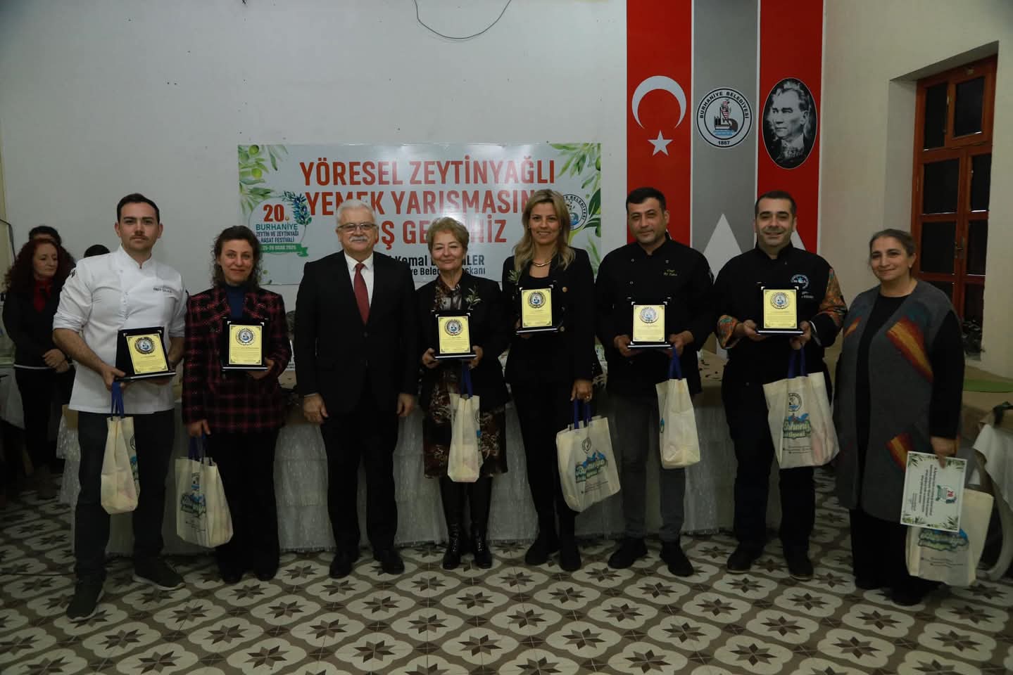 Burhaniye'de Zeytinyağlı Yemekler Yarıştı!