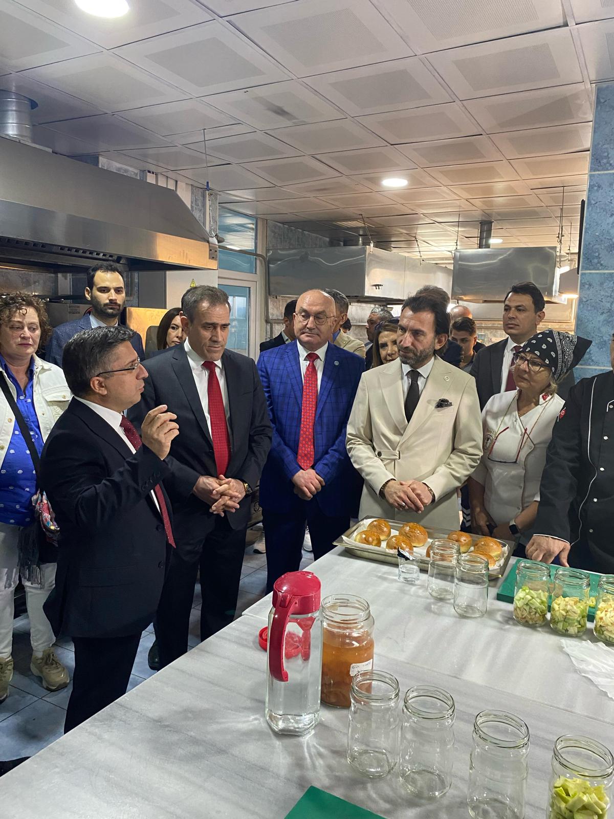 Protocol Members in Balıkesir Cooked Keşkek and Forged Iron at the Tourism Festival 1
