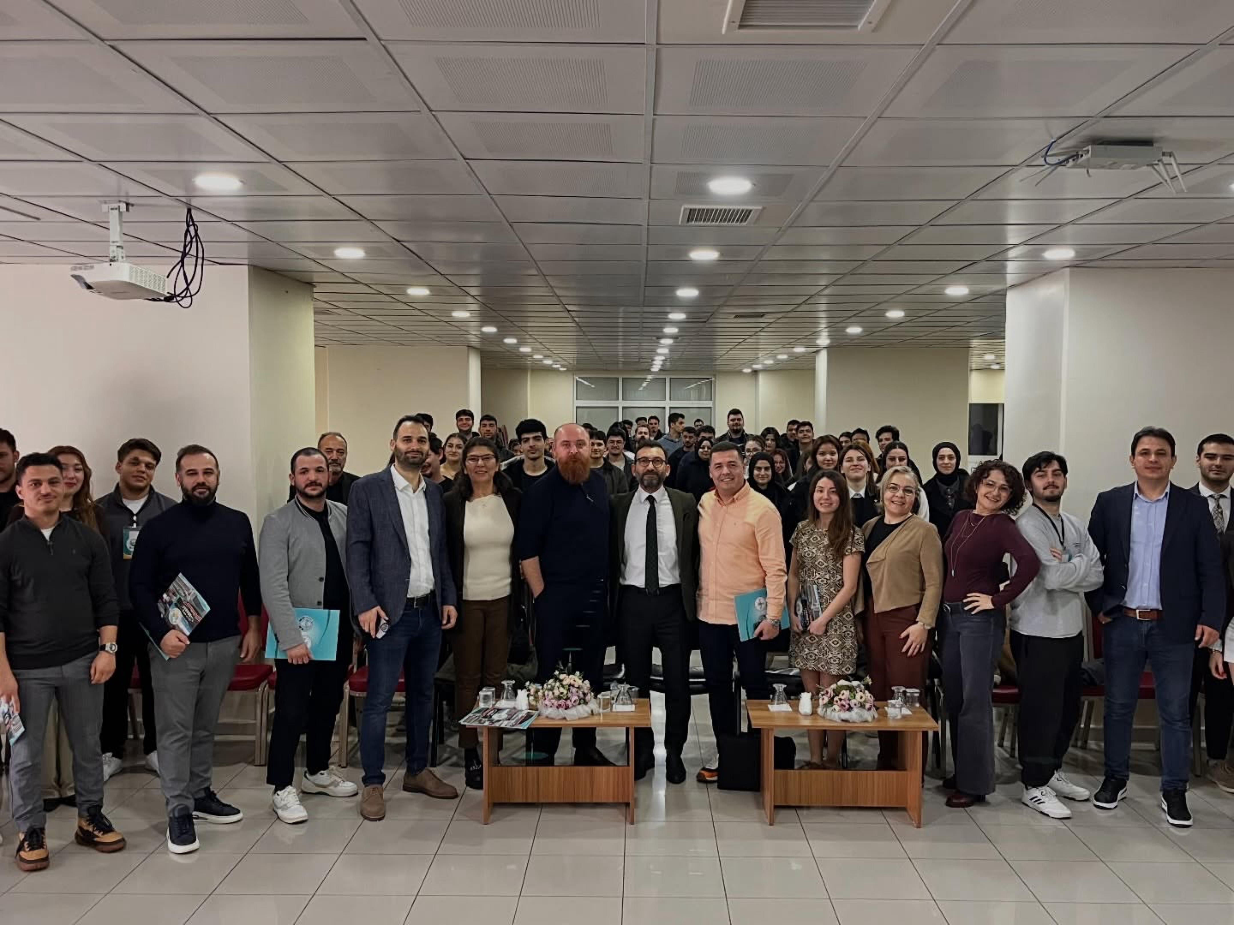 Balıkesir Üniversitesi BUBFA’da 9. Kariyer Günleri: Öğrenciler Sektörle Buluştu, Staj ve İş Fırsatları Masaya Yatırıldı