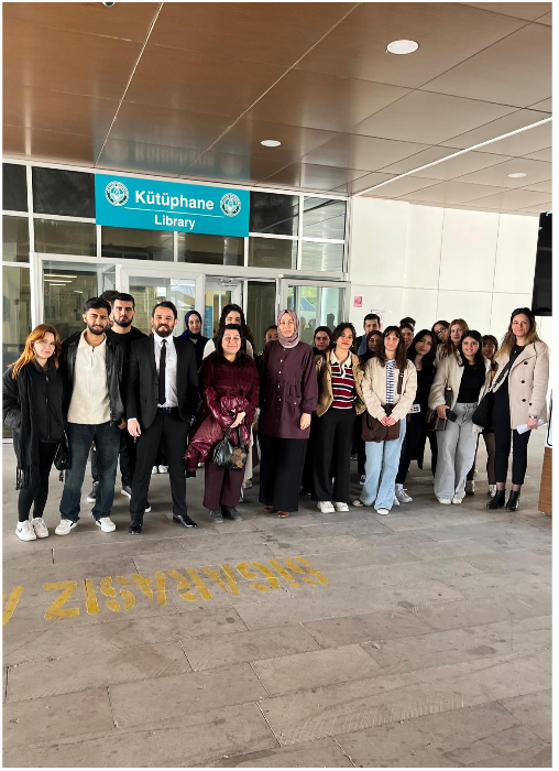 Tıbbi Hizmetler ve Teknikler Bölümü Öğrencilerinden Merkez Kütüphaneye Ziyaret