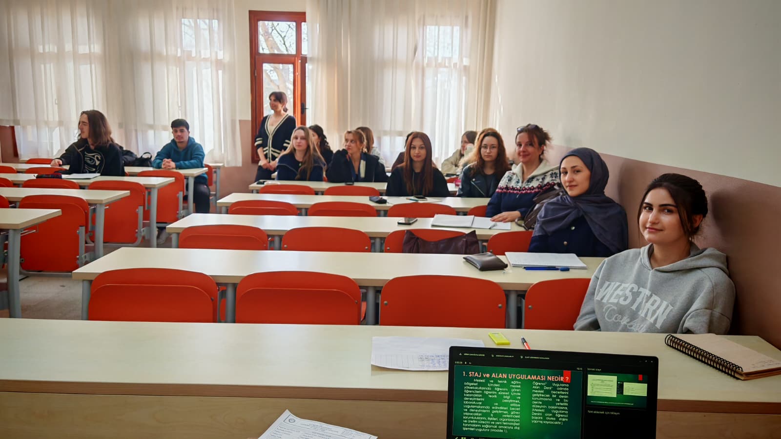 Kimya Teknolojisi Programı 1. Sınıf Öğrencileri Danışman Öğrenci Toplantısı Gerçekleştirildi