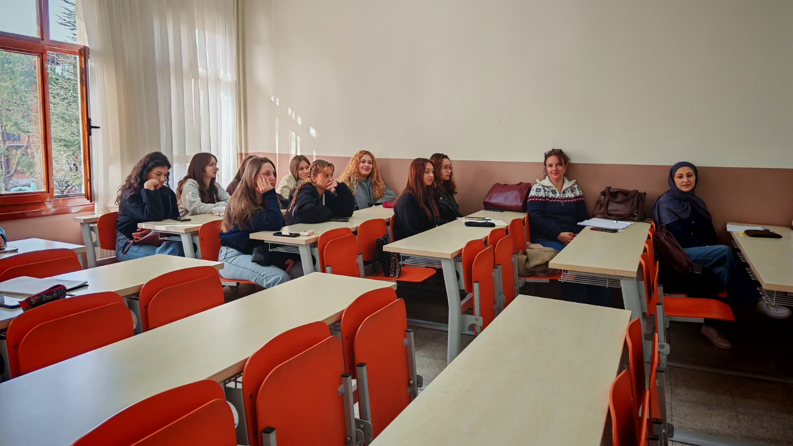 Kimya Teknolojisi Programı 1. Sınıf Öğrencileri Danışman Öğrenci Toplantısı Gerçekleştirildi 2