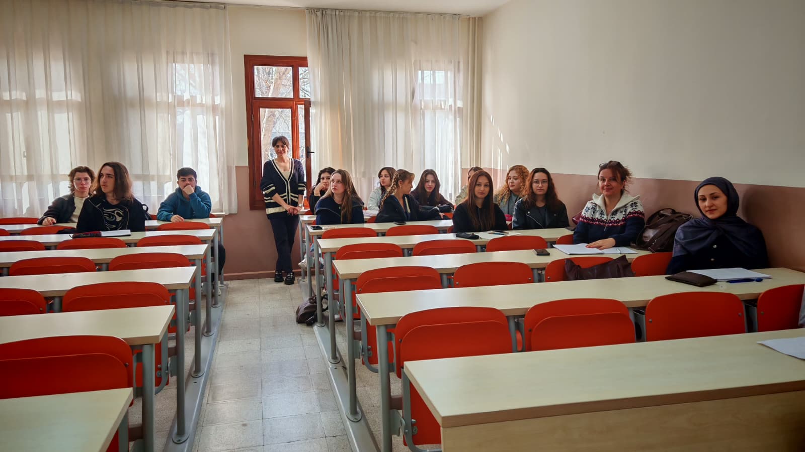 Kimya Teknolojisi Programı 1. Sınıf Öğrencileri Danışman Öğrenci Toplantısı Gerçekleştirildi 4