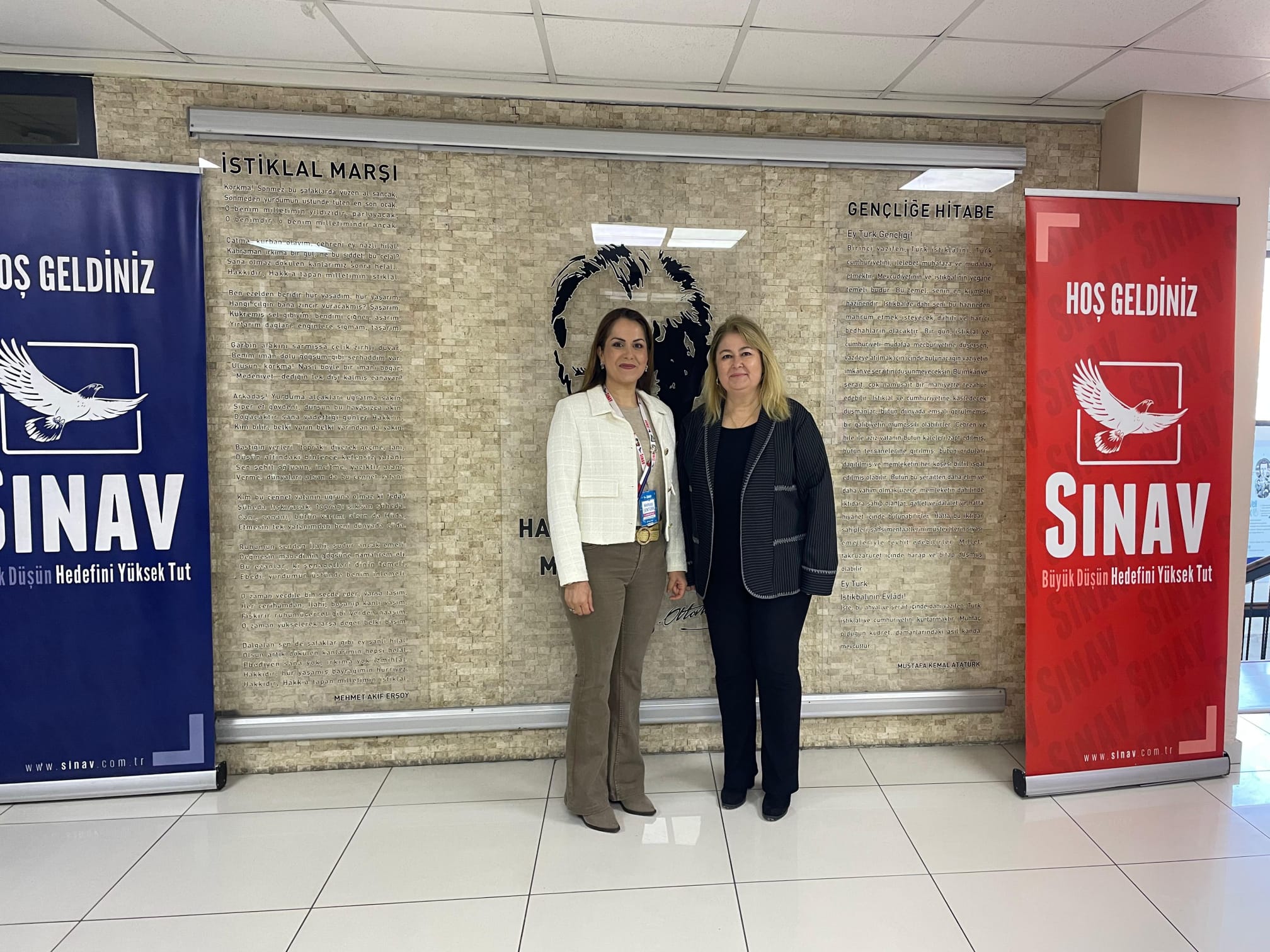 A Science Talk was held at Edremit Sınav College Secondary School with Dr. Mehtap YILMAZ, Head of the Computer Technologies Department, as part of Science and Technology Week 2