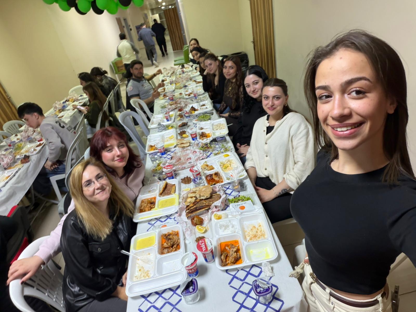 Sındırgı Gençlik ve Spor Merkezinde Öğrenciler için İftar Programı Düzenlendi 3