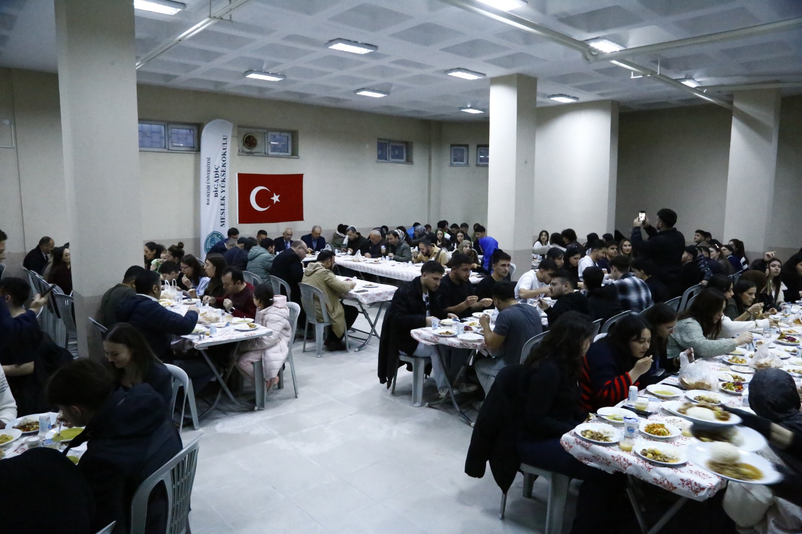 Yüksekokulumuzda Öğrencilerimiz İçin İftar Programı Düzenlendi. 3