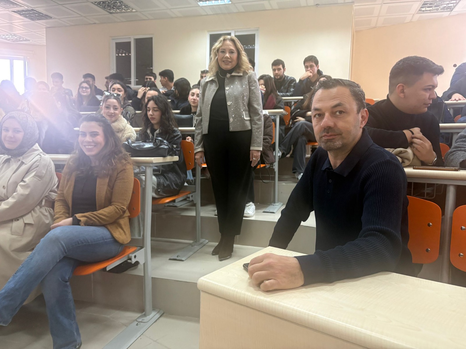 Marketing Students Participate in Director-Student Meeting 4