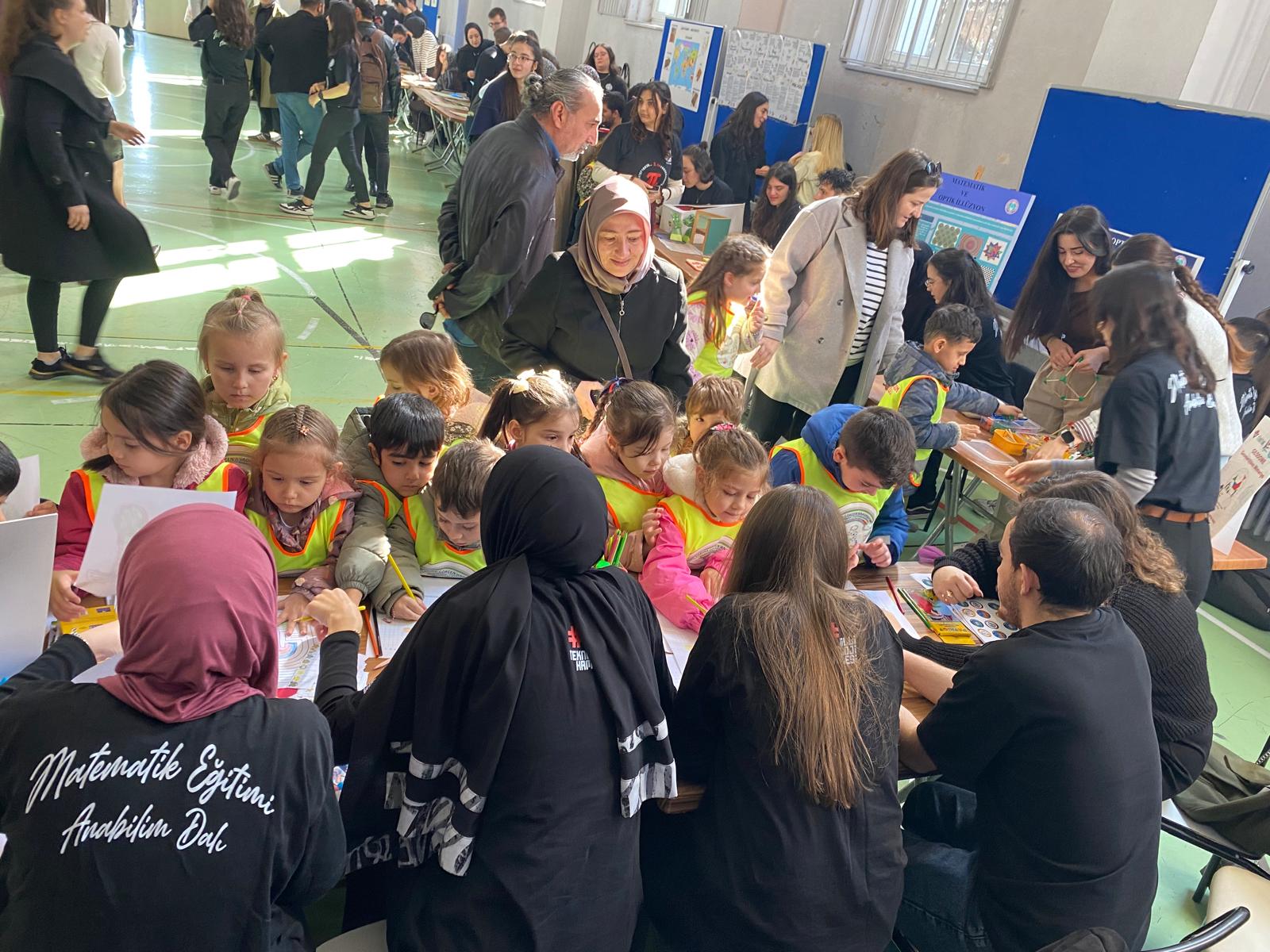 Matematik Eğitimi Anabilim Dalı Tarafından Düzenlenen Dünya Matematik Günü Etkinlikleri Coşkuyla Gerçekleştirildi. 24