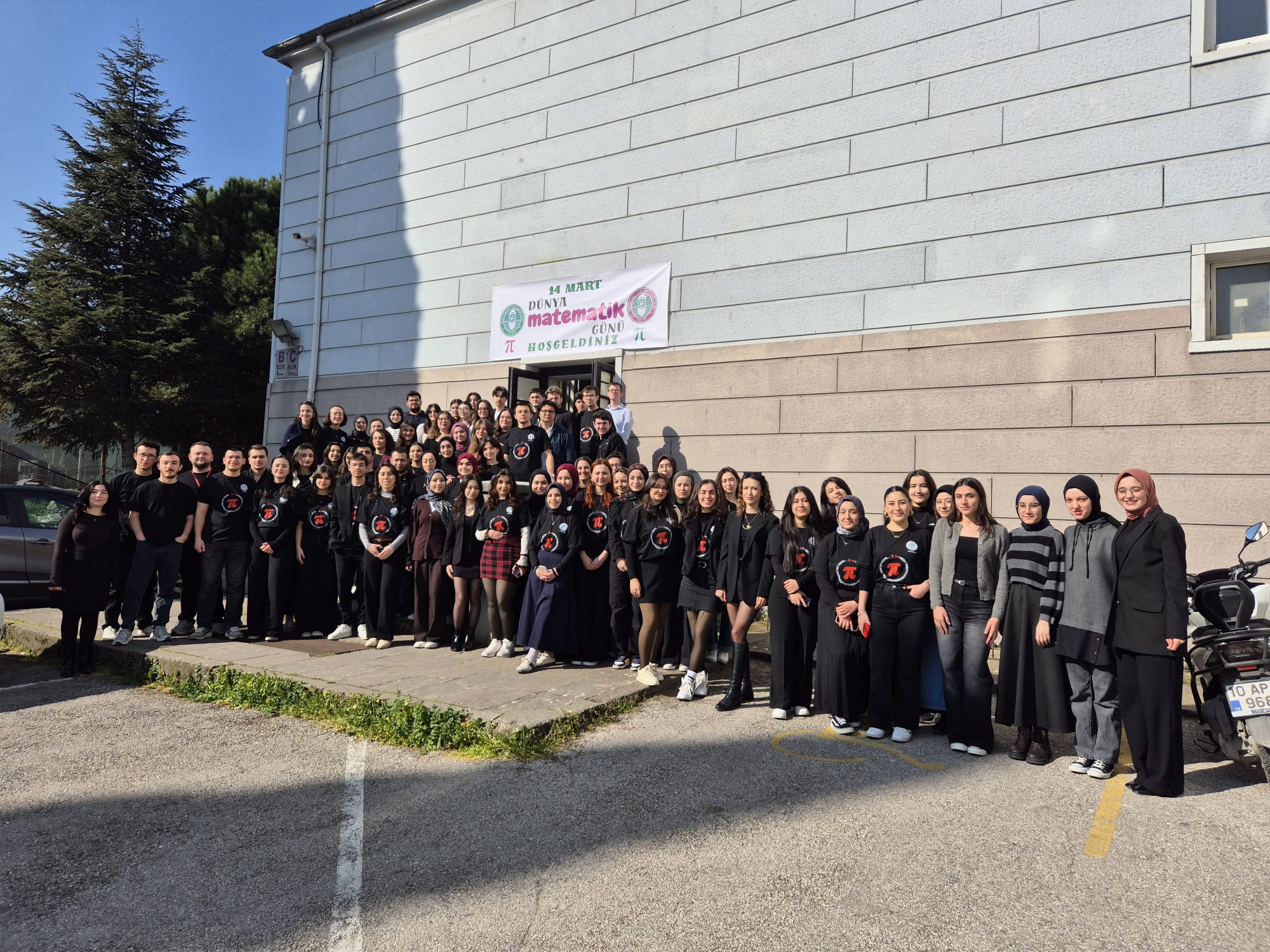Matematik Eğitimi Anabilim Dalı Tarafından Düzenlenen Dünya Matematik Günü Etkinlikleri Coşkuyla Gerçekleştirildi. 12