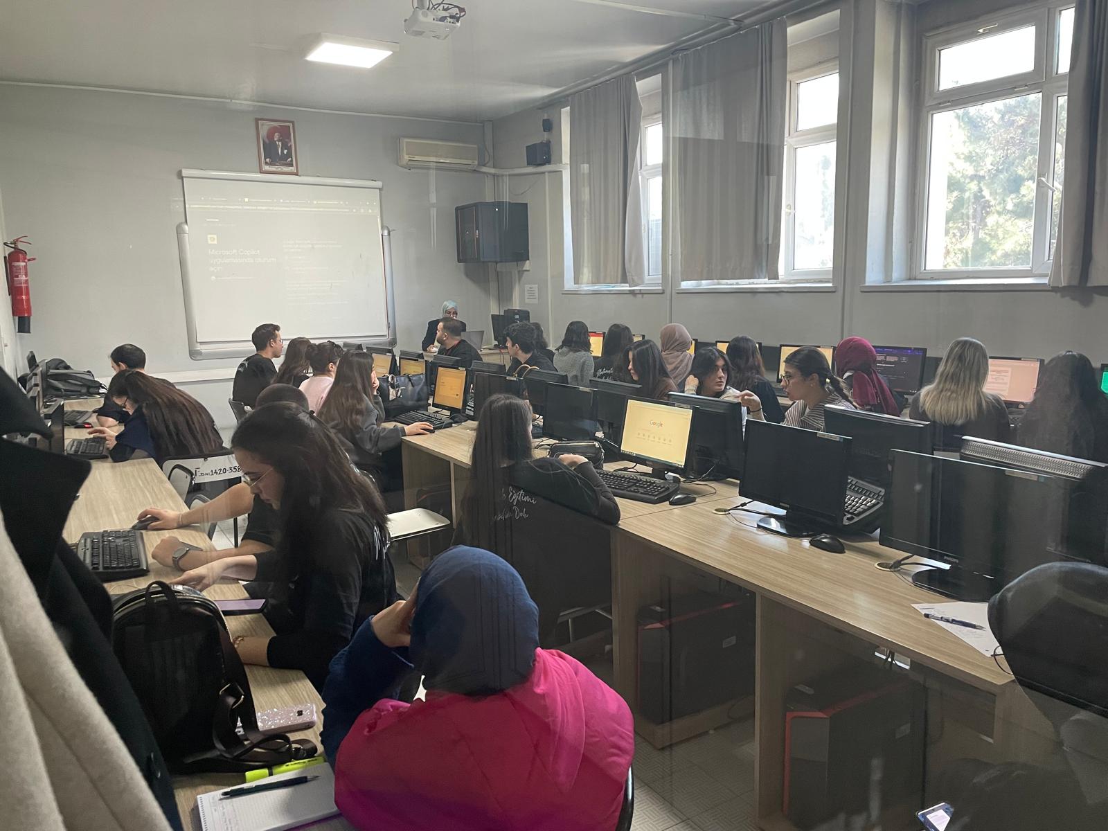 Matematik Eğitimi Anabilim Dalı Tarafından Düzenlenen Dünya Matematik Günü Etkinlikleri Coşkuyla Gerçekleştirildi. 38