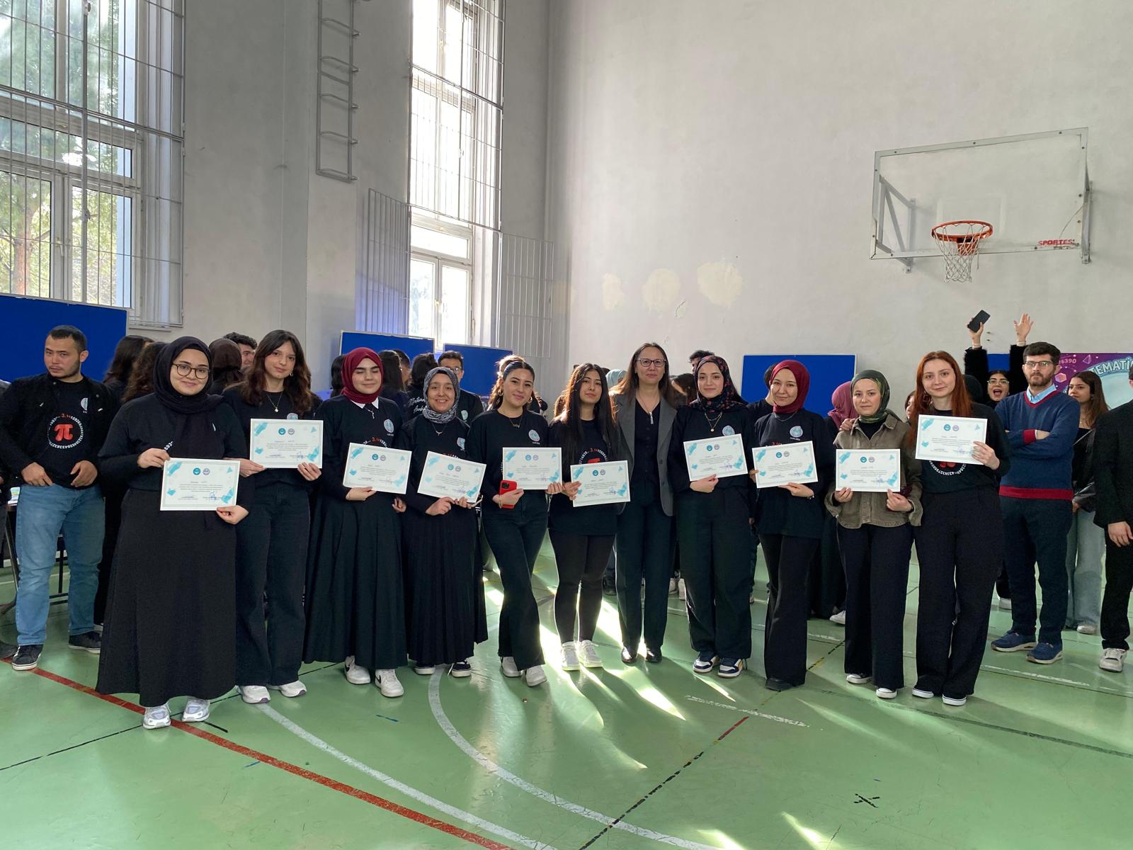 Matematik Eğitimi Anabilim Dalı Tarafından Düzenlenen Dünya Matematik Günü Etkinlikleri Coşkuyla Gerçekleştirildi. 36