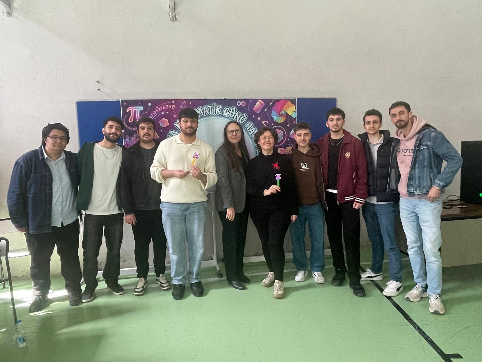 Matematik Eğitimi Anabilim Dalı Tarafından Düzenlenen Dünya Matematik Günü Etkinlikleri Coşkuyla Gerçekleştirildi. 32