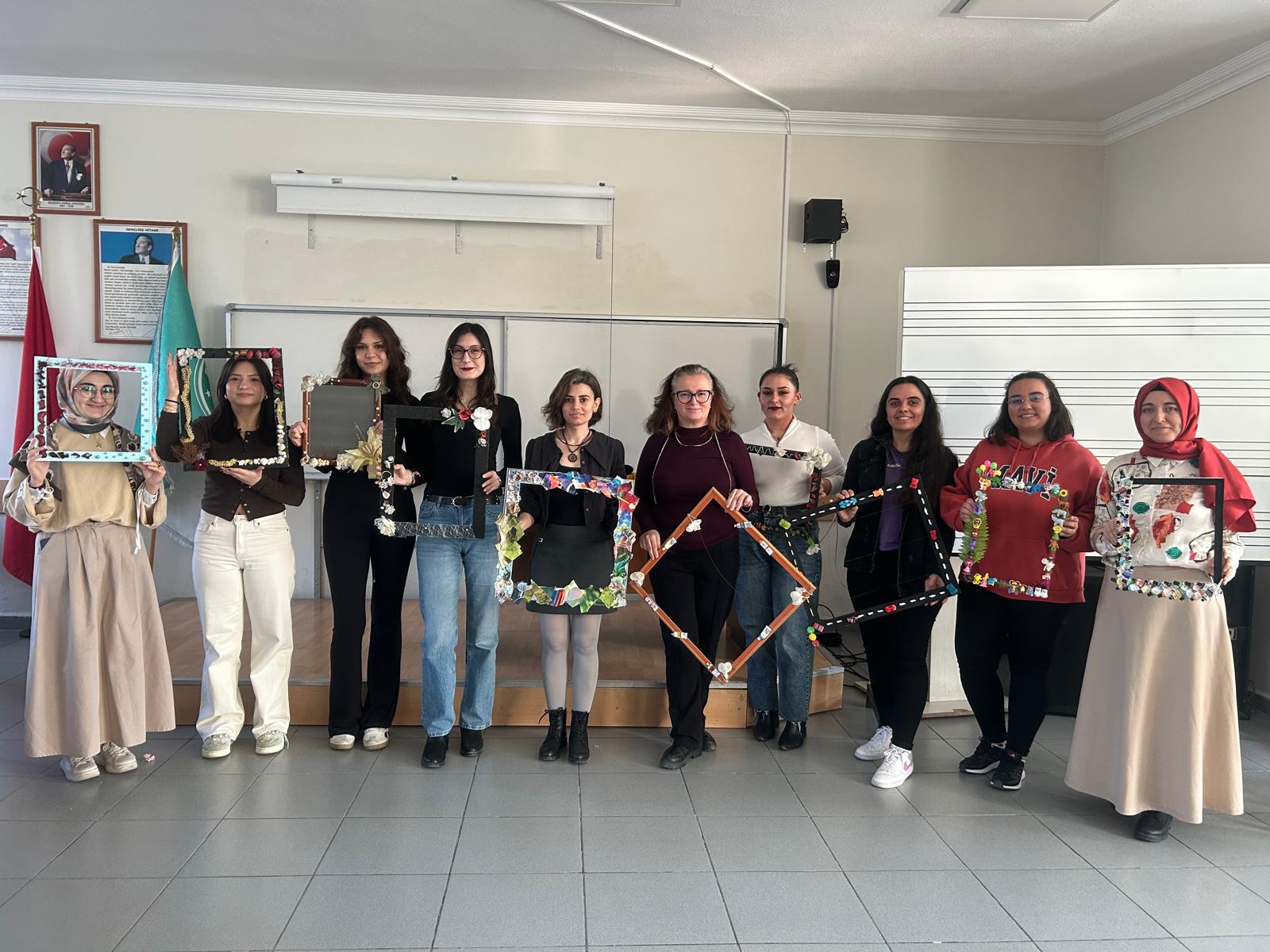 Dr.Öğr.Üyesi Esra Aydın Yürütücülüğünde NEF'te İleri Dönüşüm Çerçeve Atölyesi Gerçekleştirildi.
