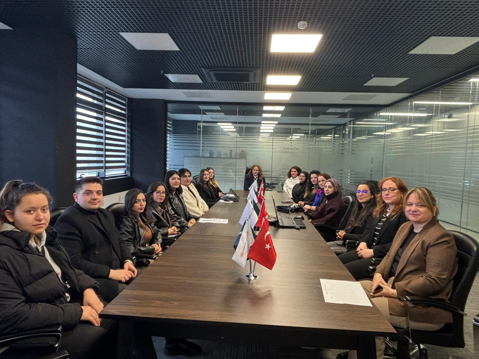 Prof. Dr. Gülay ÖZDEMİR YILMAZ'ın yürüttüğü Girişimcilik dersi kapsamında Balıkesir Teknokent gezisi gerçekleştirildi.  2