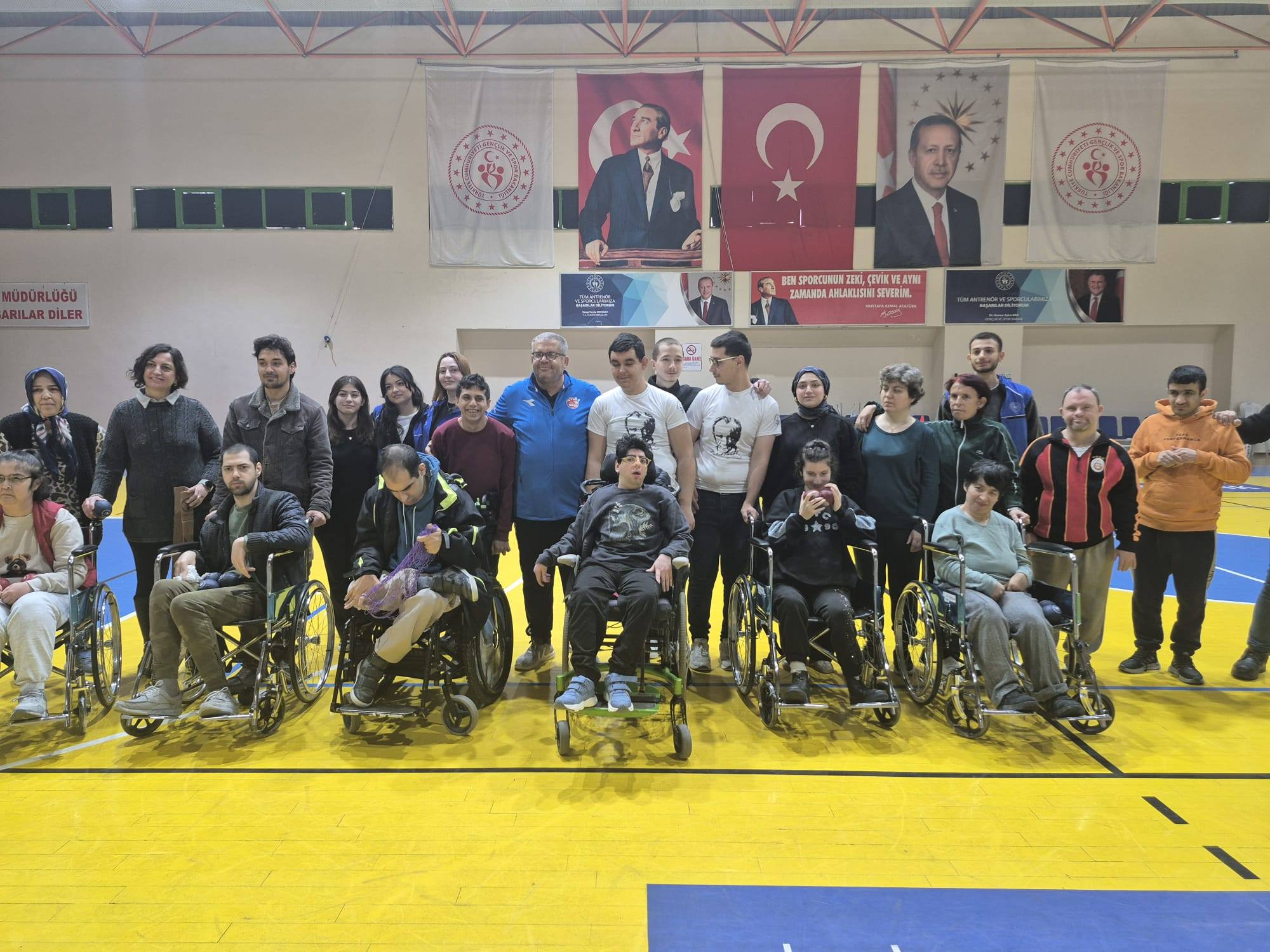 Burhaniye MYO Öğrencilerinden Anlamlı Etkinlik