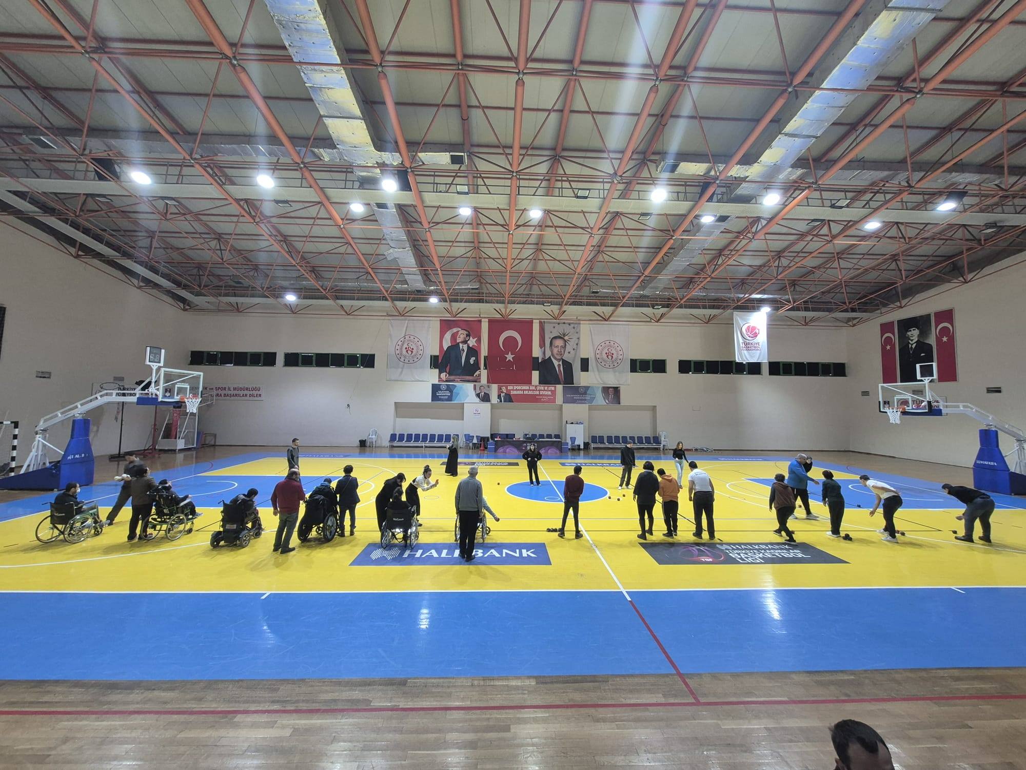 Burhaniye MYO Öğrencilerinden Anlamlı Etkinlik 1