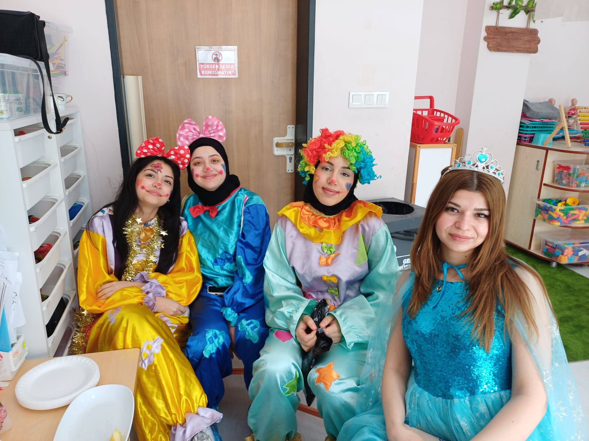 Burhaniye MYO’dan Miniklere Renkli Etkinlik! 2