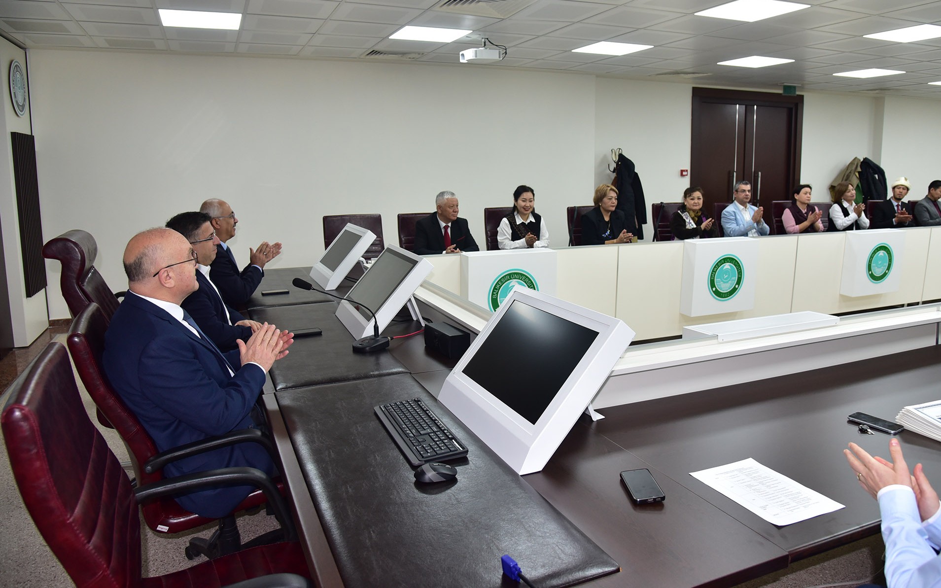 BAÜN'de Türk Dünyası Akademik İş Birliği Kapsamında Kırgız Akademisyenlere Sertifika Töreni 3