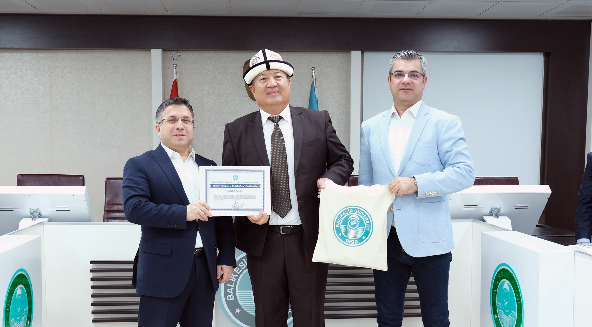 BAÜN'de Türk Dünyası Akademik İş Birliği Kapsamında Kırgız Akademisyenlere Sertifika Töreni 8