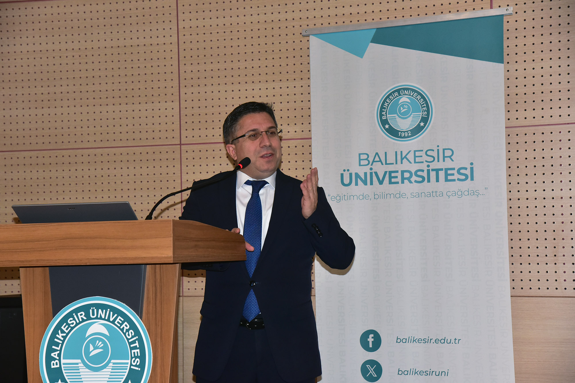 BAÜN’de Bilimin Derinliklerine Yolculuk: Taramalı Elektron Mikroskobu Eğitimi Sertifika Töreni Gerçekleşti 4