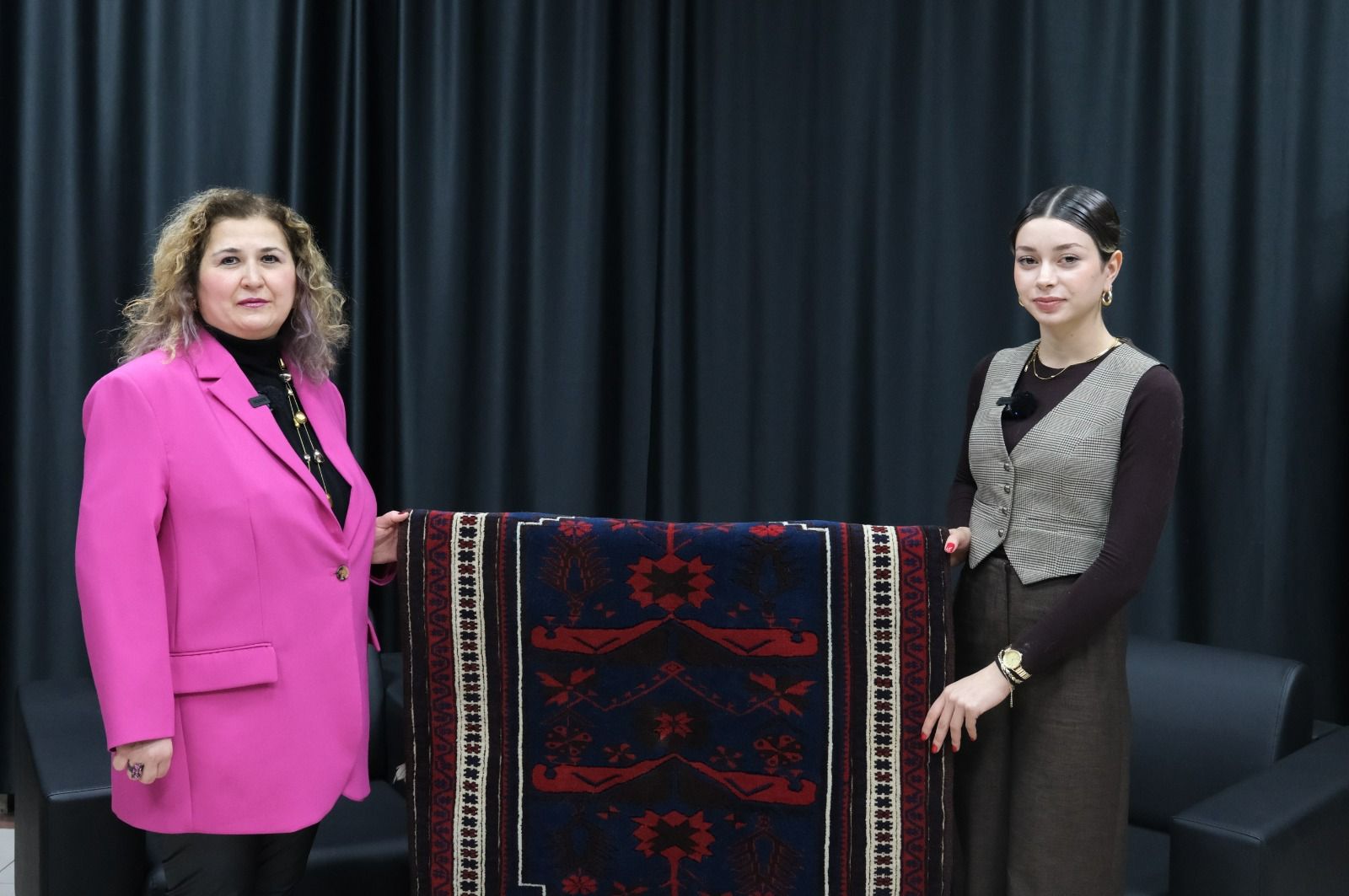 Sındırgı Meslek Yüksek Okulu Öğrencilerinden Kültürel Miras ve Erişilebilirliği Halı Motiflerinde Buluşturan TÜBİTAK Projesi  2