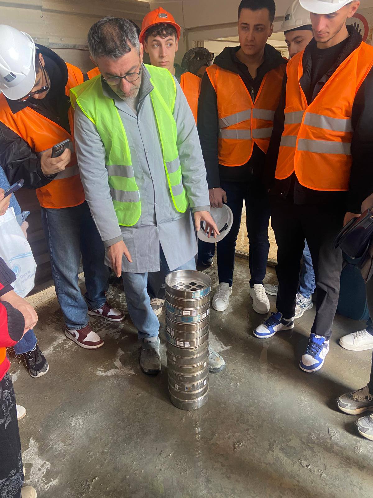 Students of the Construction Technology Program organized a technical field trip to Uytun Concrete Plant, one of the leading facilities in the region, to observe their theoretical knowledge in the field 2