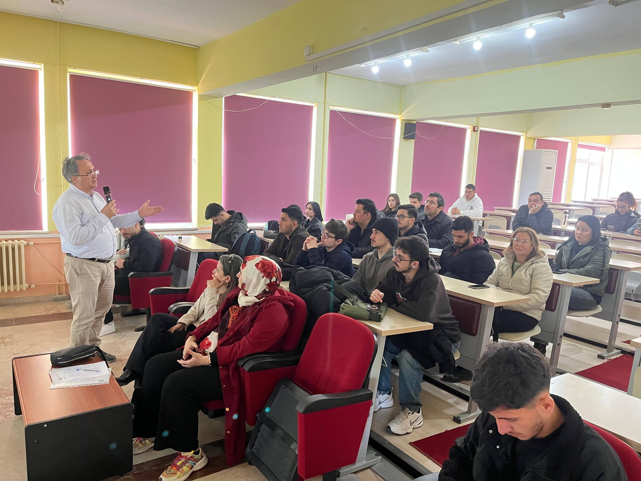 Erasmus Information Meeting Held at Edremit Vocational School 5