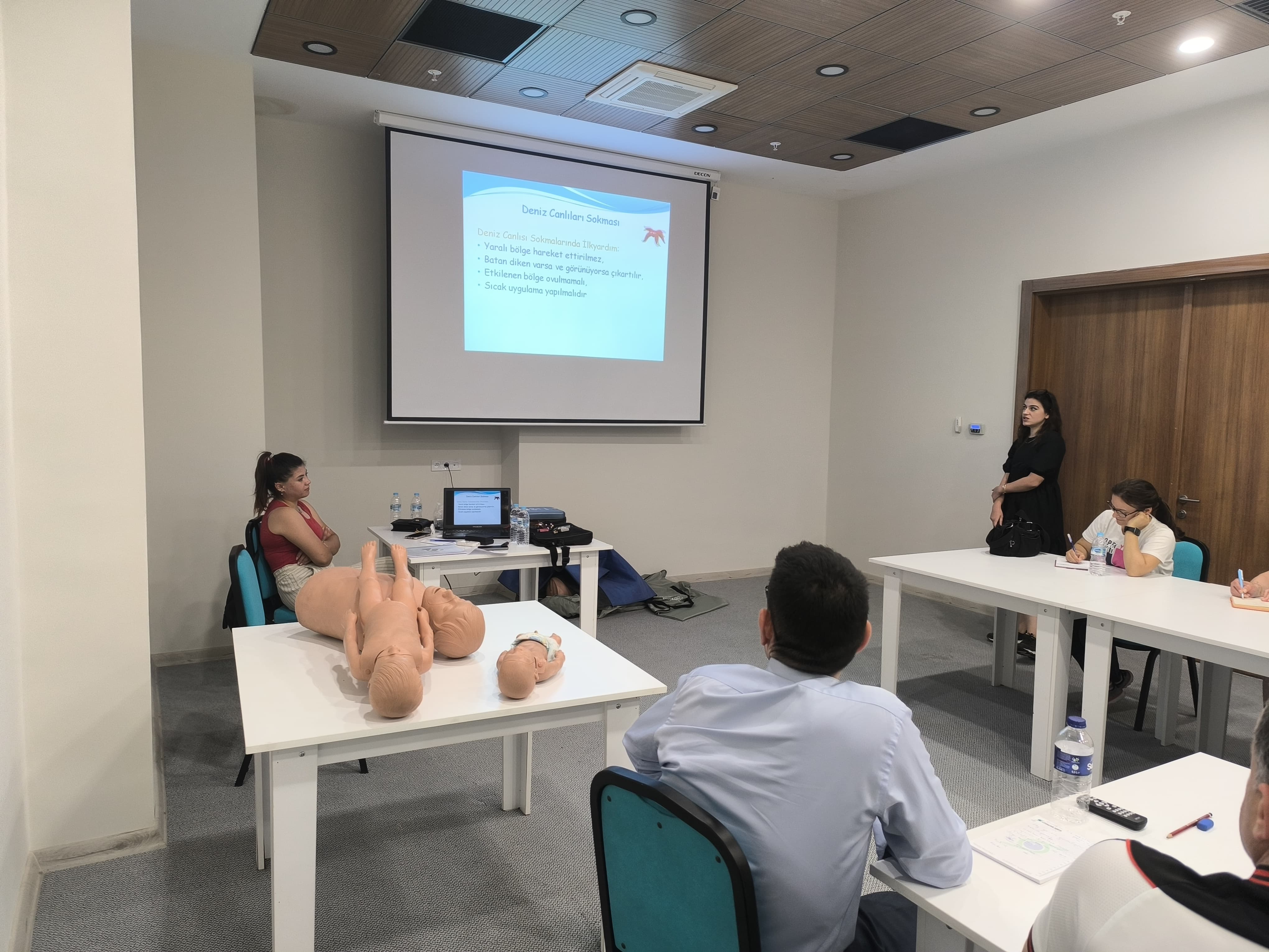 Training of First Aid Teams at Our University 1