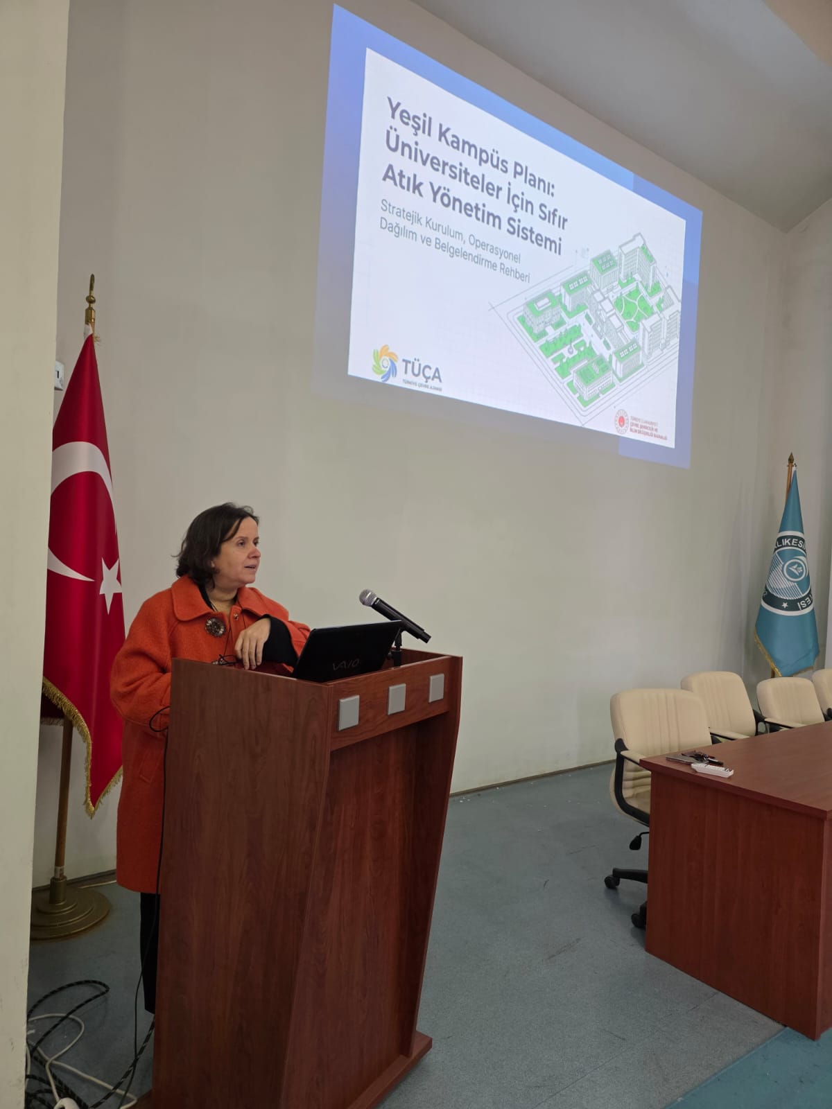 KARBON AYAK İZİ, SIFIR ATIK VE YEŞİL KAMPÜS: ÜNİVERSİTELERDE SÜRDÜRÜLEBİLİR GELECEK