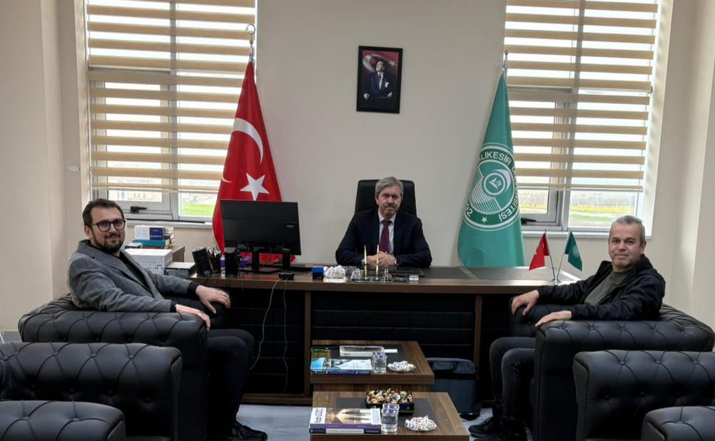 BAÜN İktisadi ve İdari Bilimler Fakültesi Uluslararası Ticaret ve Lojistik Bölümü Öğretim Üyesi Doç. Dr. Musa Atgür fakültemizi ziyaret etti. Nazik ziyaretleri sebebiyle  teşekkür ederiz