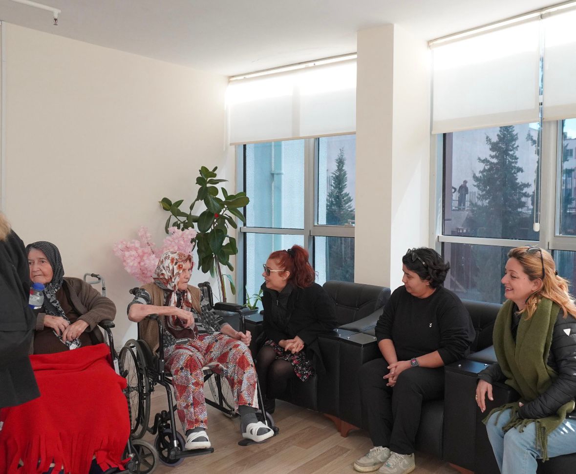 A Meaningful Visit from the Youth: Respecting Our Roots with the Healing Power of Olives 7