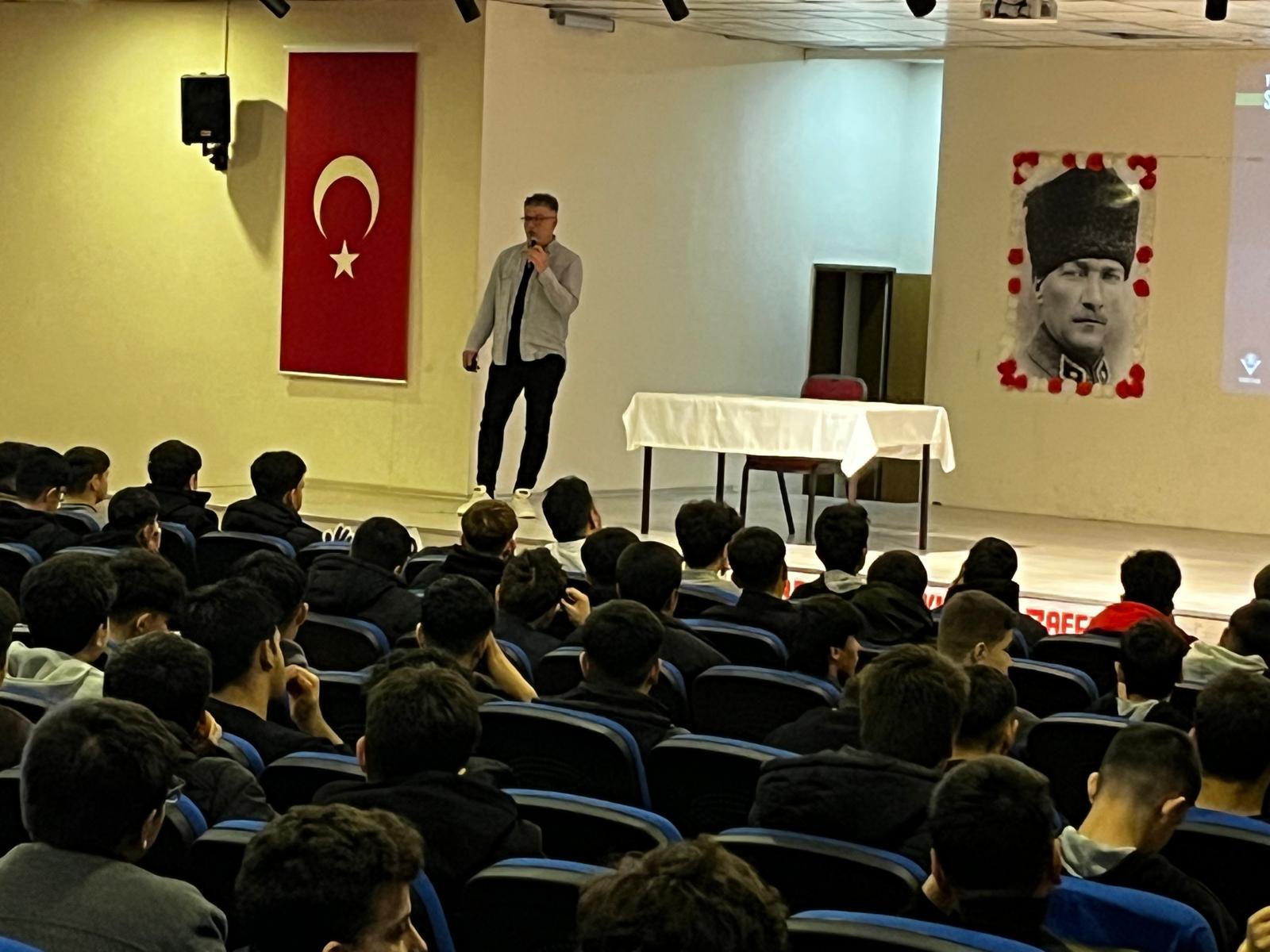 Öğr. Gör. Dr. Cenk PAŞA’dan TÜBİTAK Bilim Söyleşisi: Kuraklık ve Tuzluluğun Tarım Topraklarına Etkisi