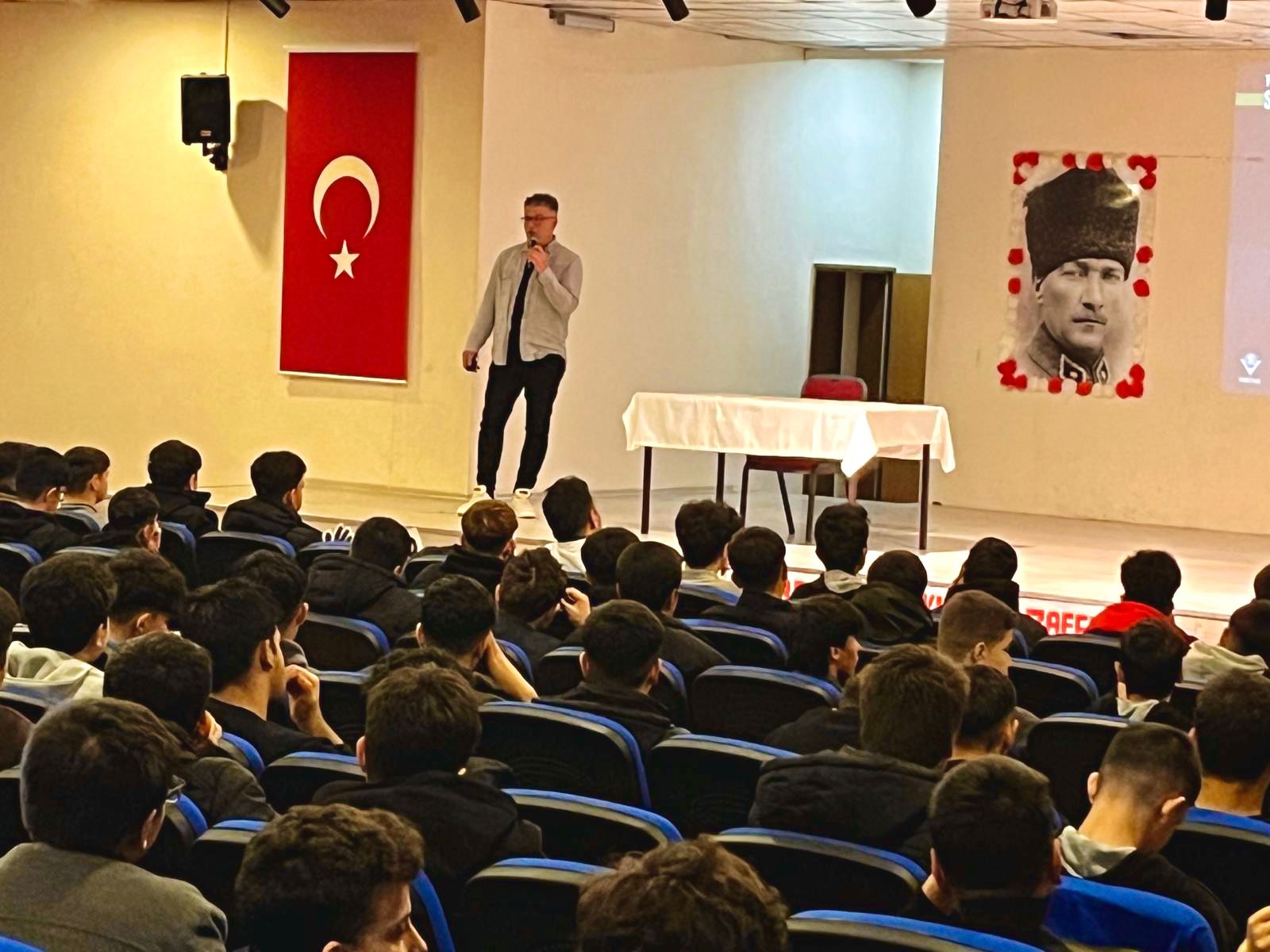 Kuraklığın ve Tuzluluğun Tarım Toprakları Üzerine Etkisi Öğr. Gör. Dr. Cenk PAŞA 1
