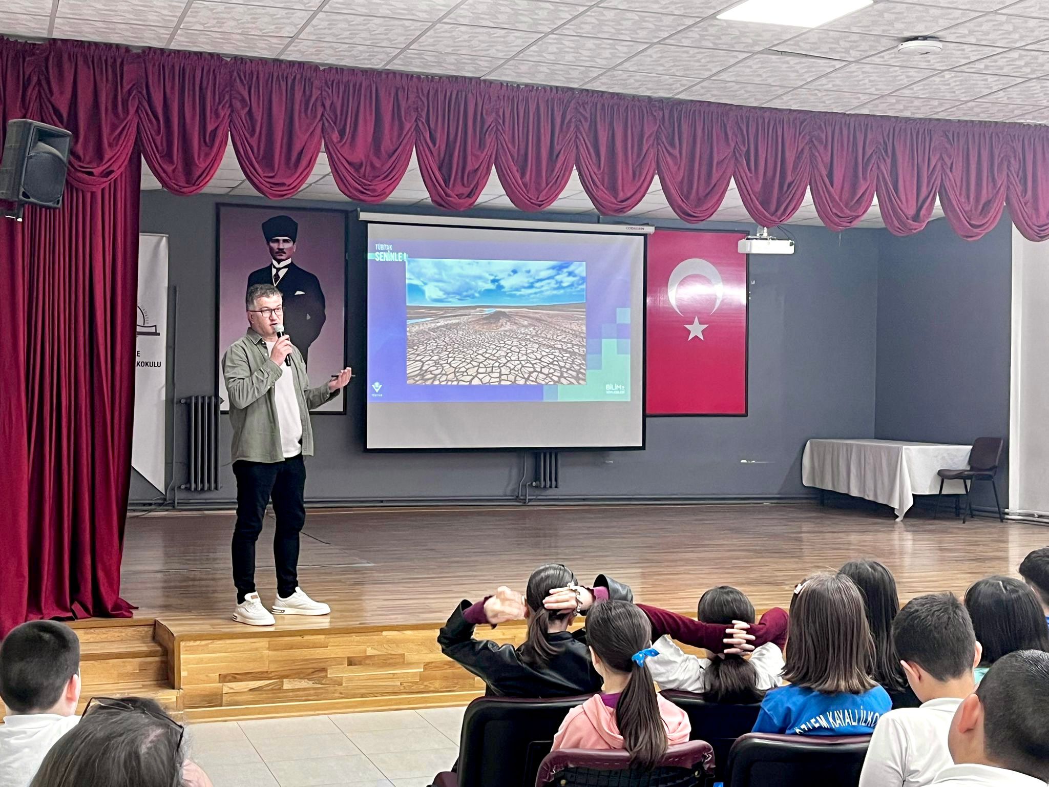 Kuraklığın ve Tuzluluğun Tarım Toprakları Üzerine Etkisi Öğr. Gör. Dr. Cenk PAŞA 4