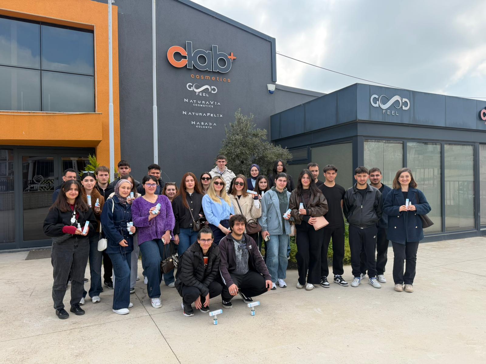 Kimya Teknolojisi Programı Öğrencilerinden Clab Cosmetics Teknik Gezisi